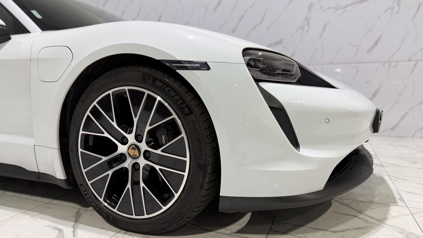 Porsche Taycan view 33