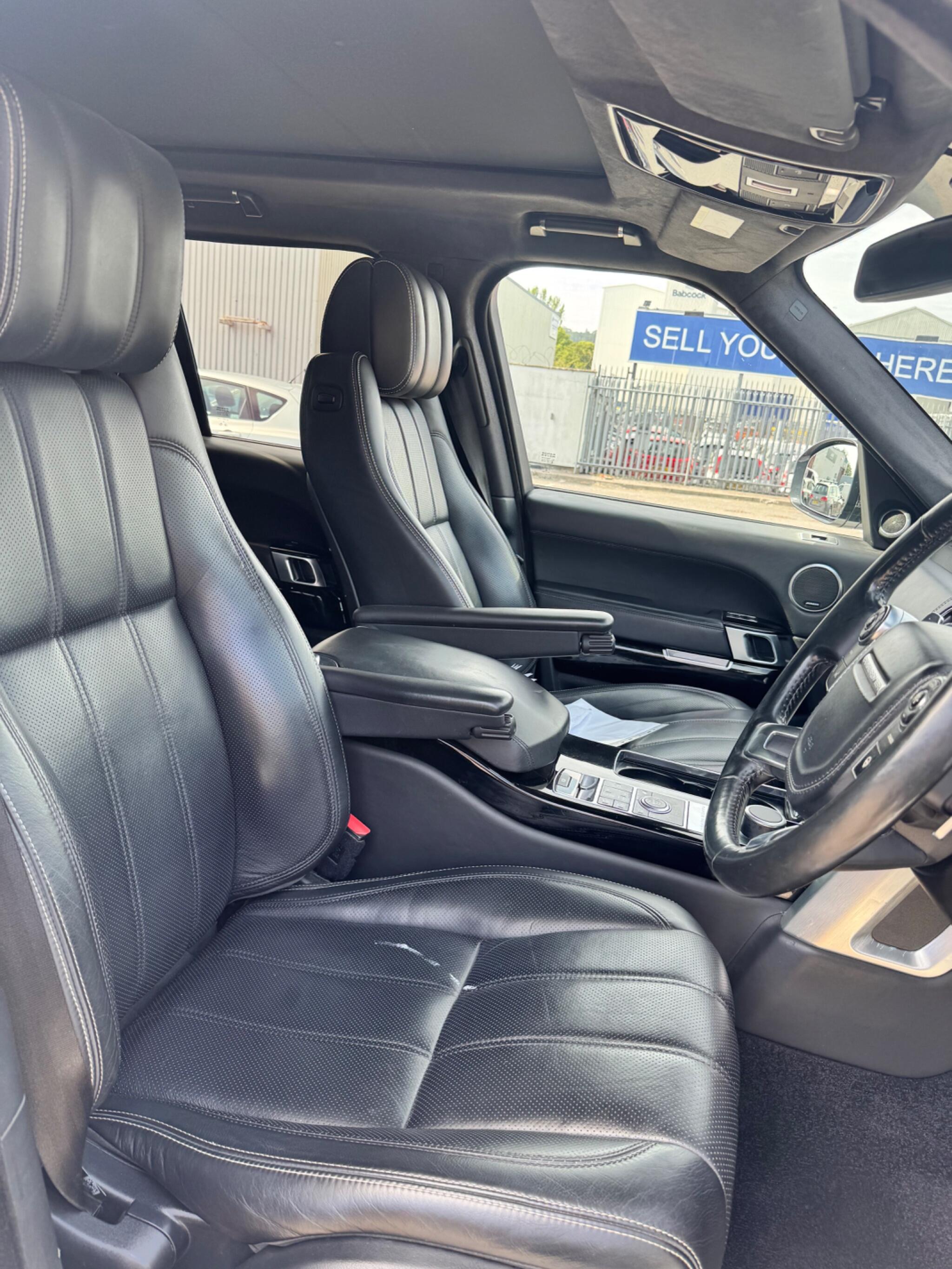 Land Rover Range Rover view 22