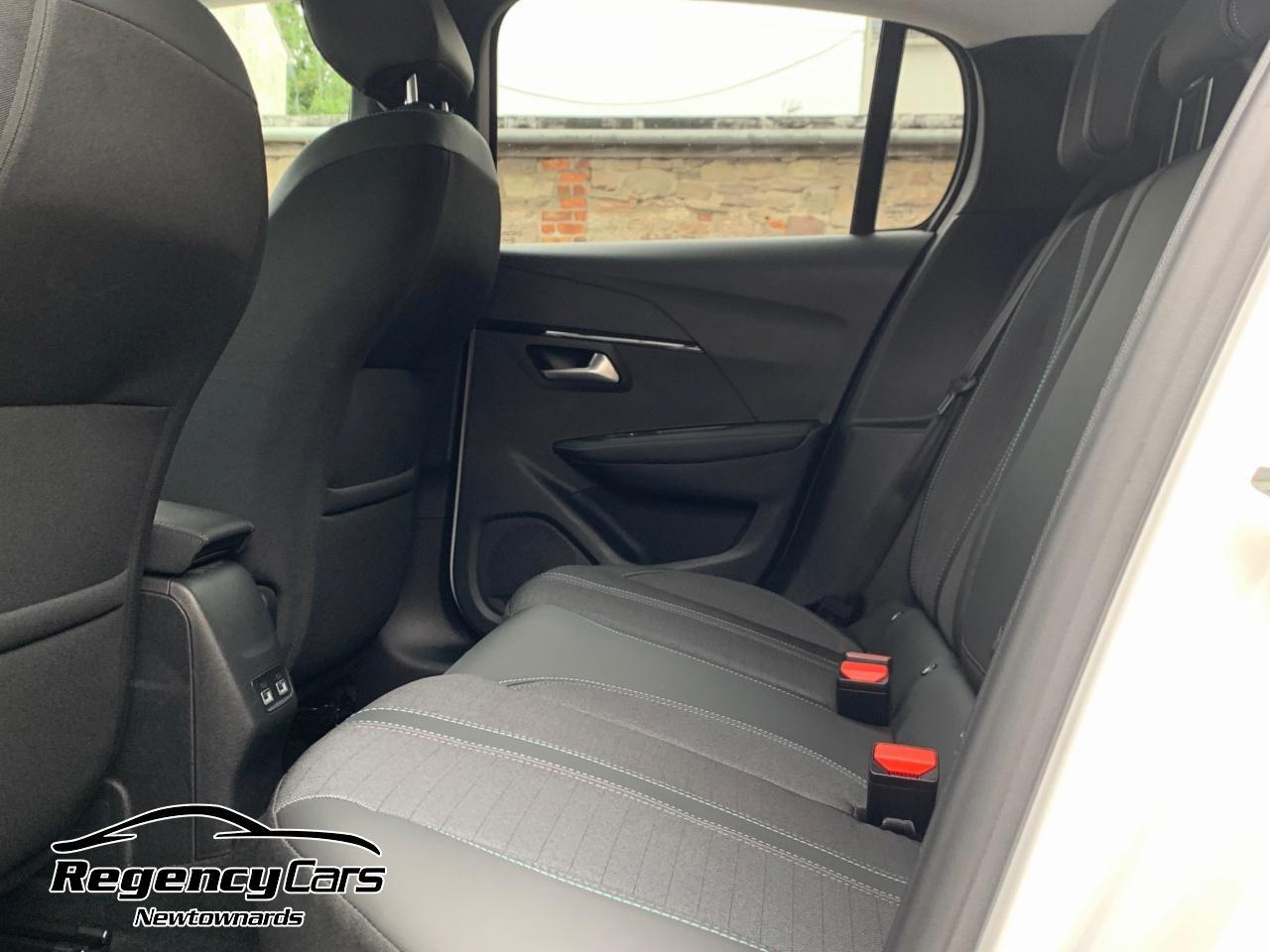 Peugeot 208 view 15
