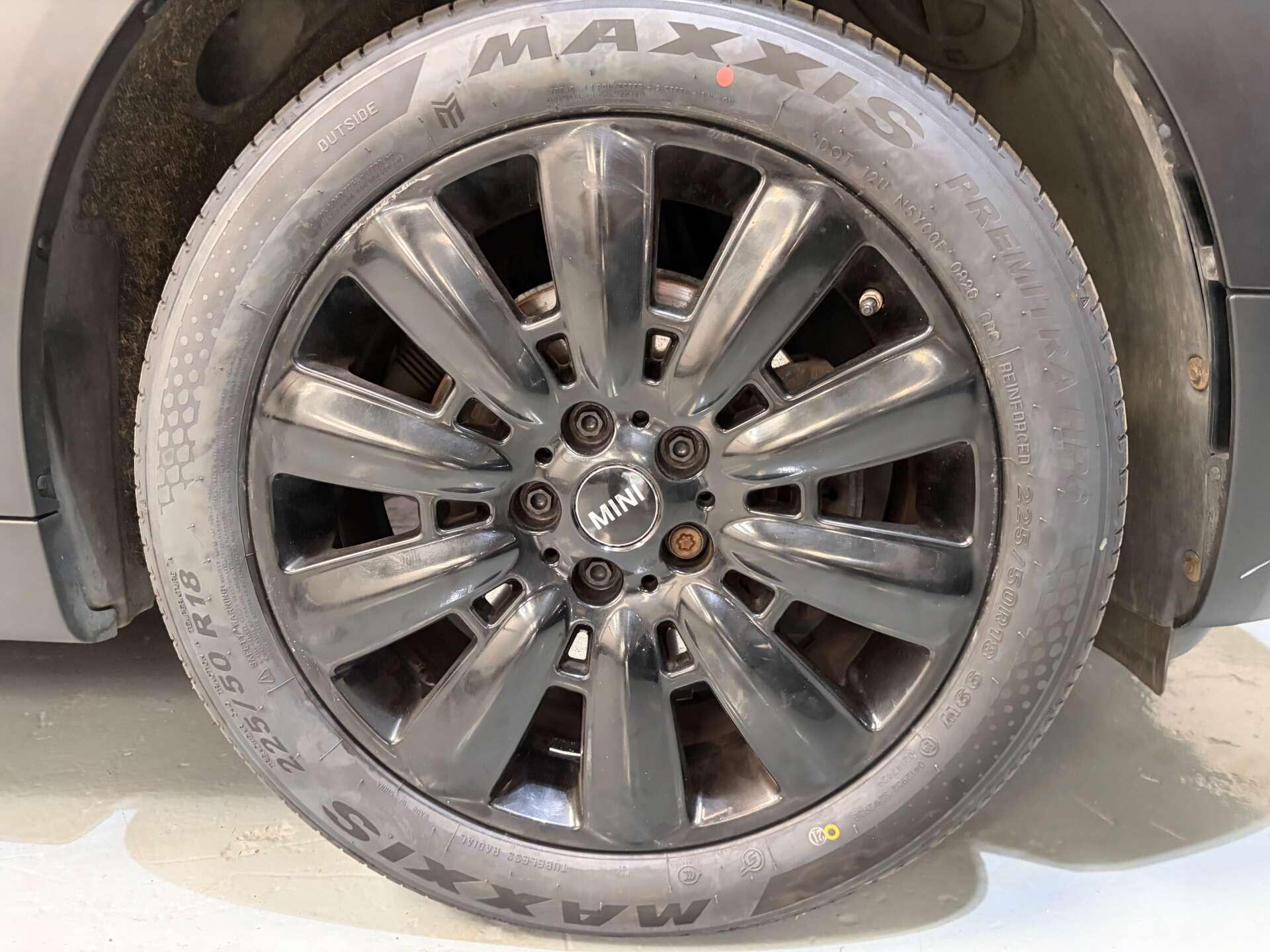 Mini Countryman view 16