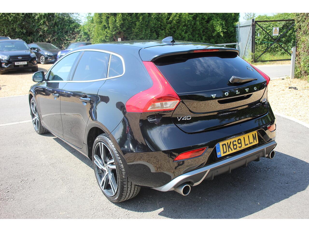 Volvo V40 view 10