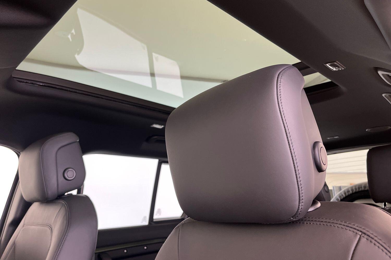 Land Rover Defender view 22