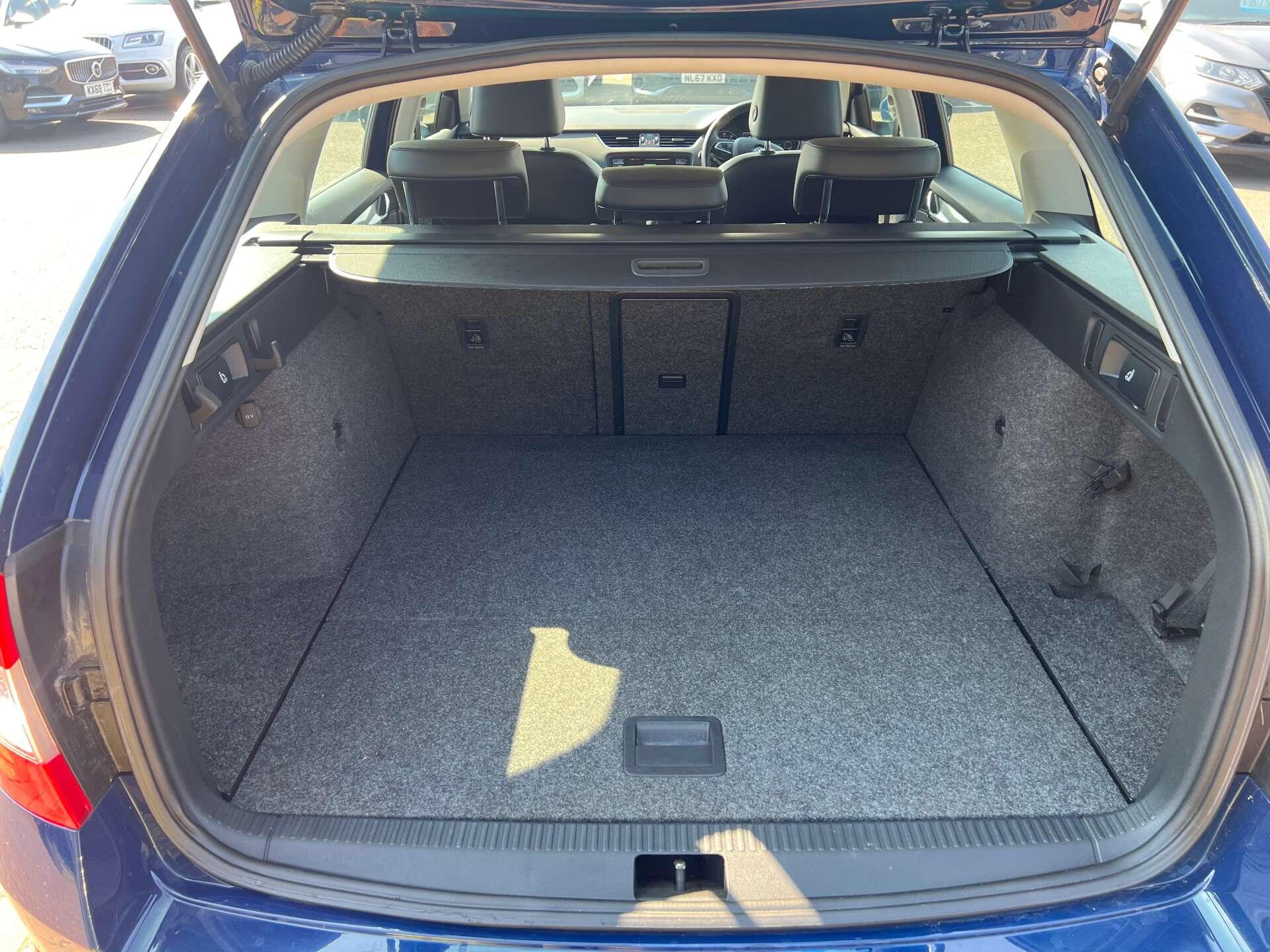 Skoda Octavia view 35