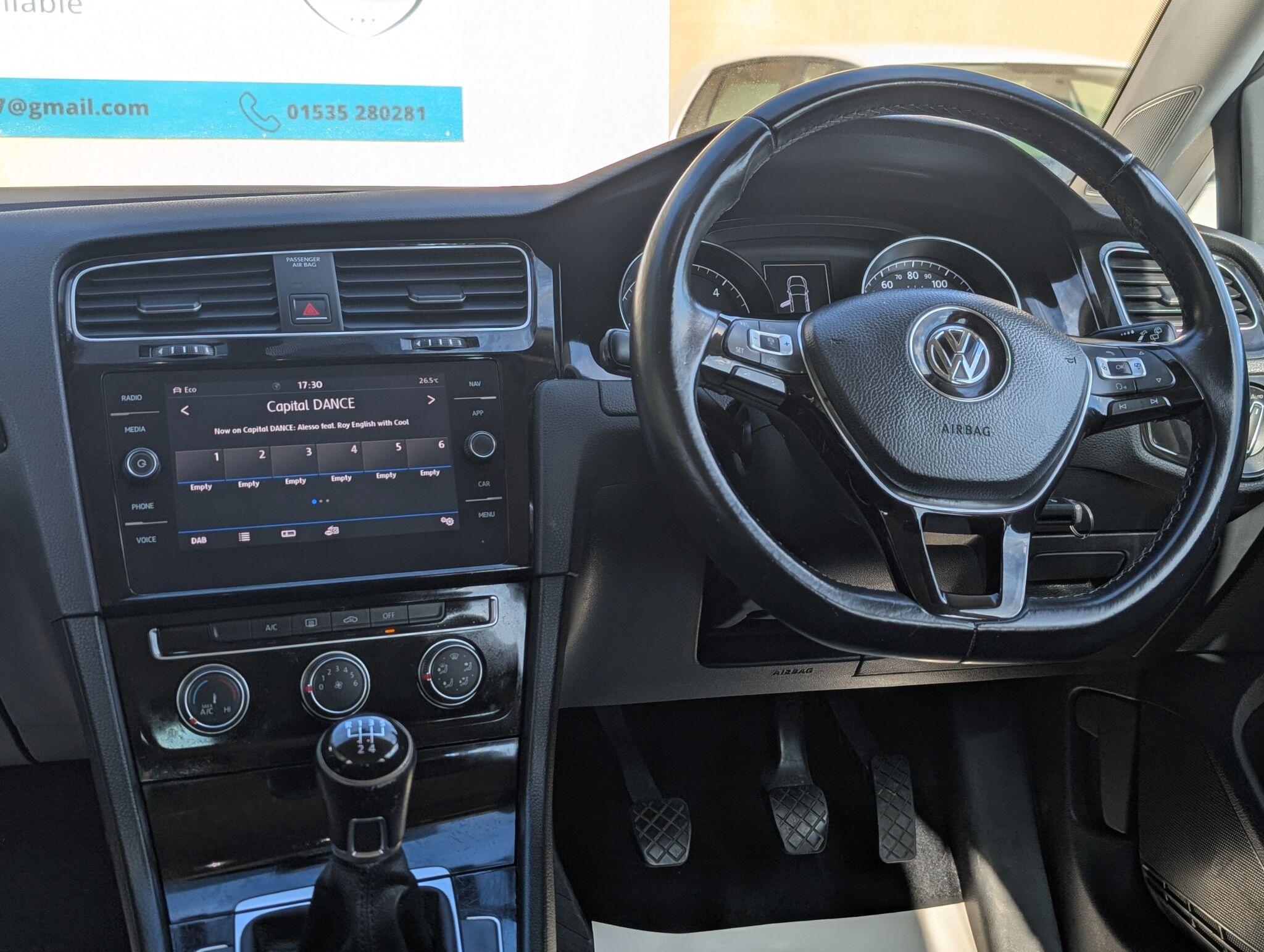 Volkswagen Golf view 23