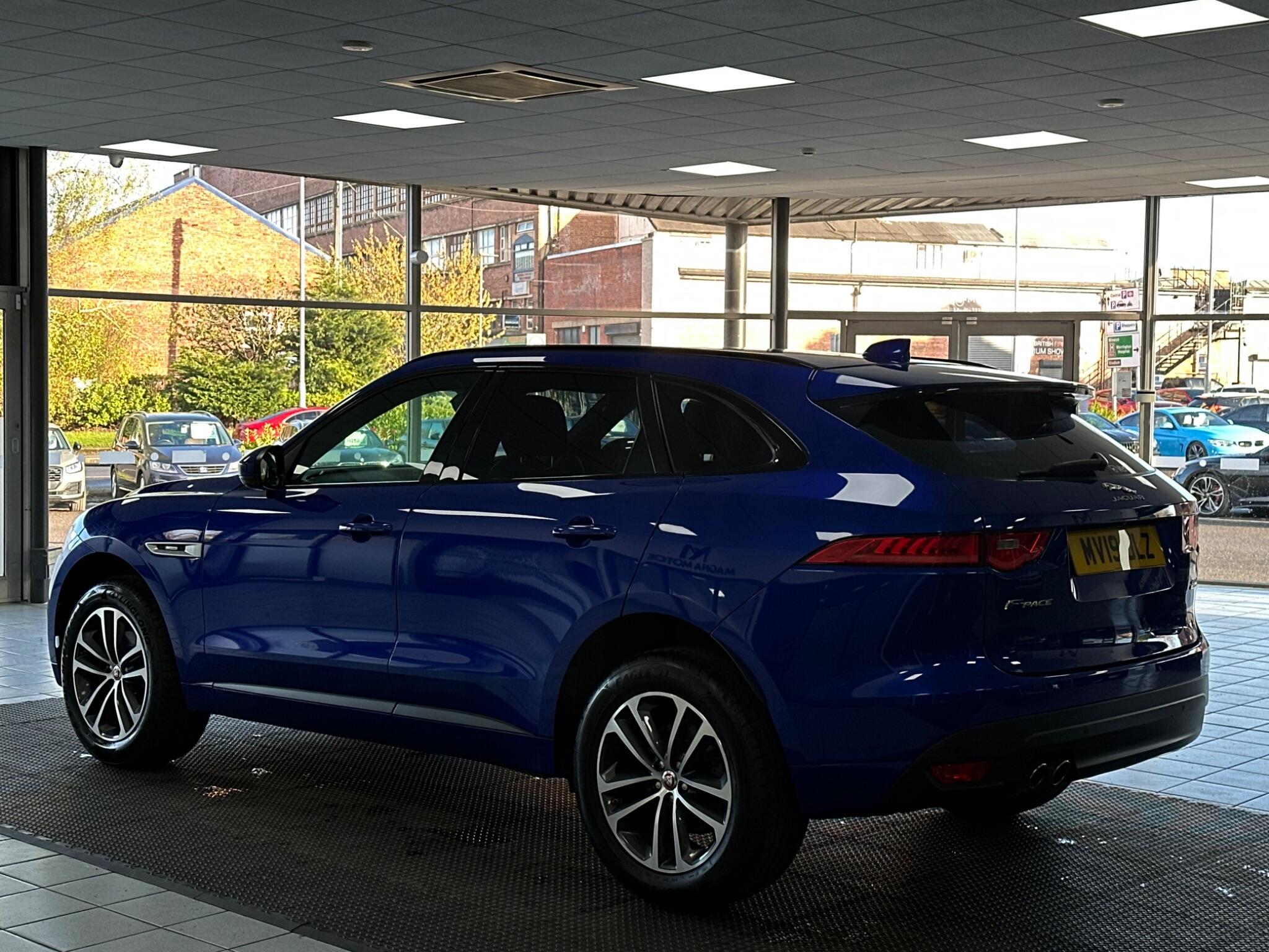 Jaguar F-Pace view 9