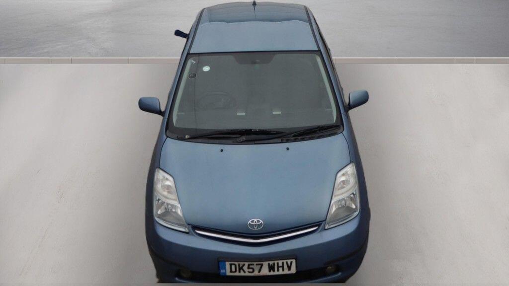Toyota Prius view 7
