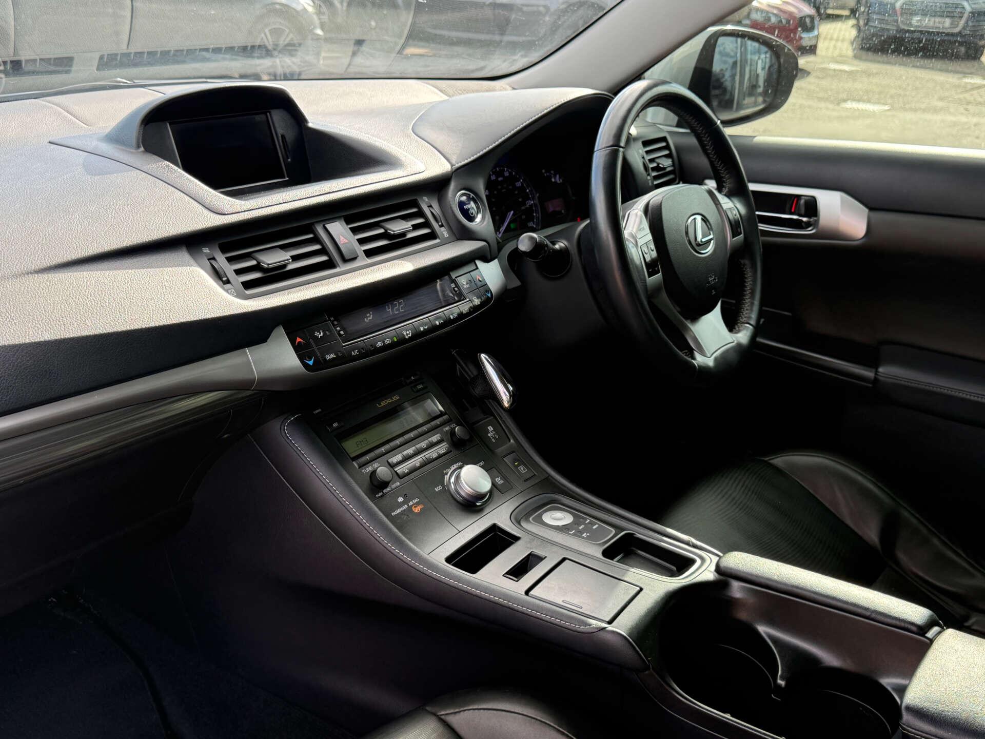 Lexus CT view 71