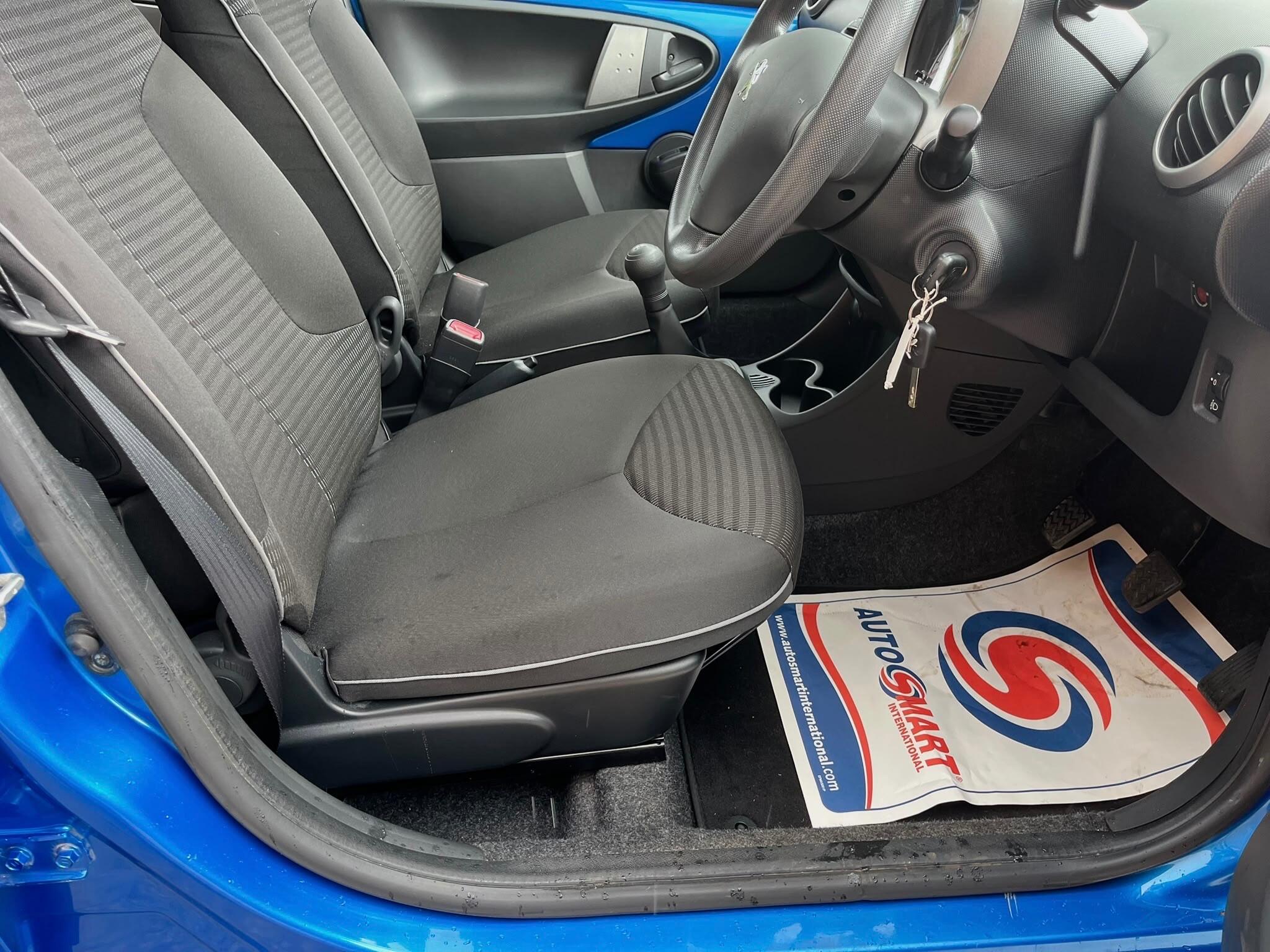 Peugeot 107 view 21