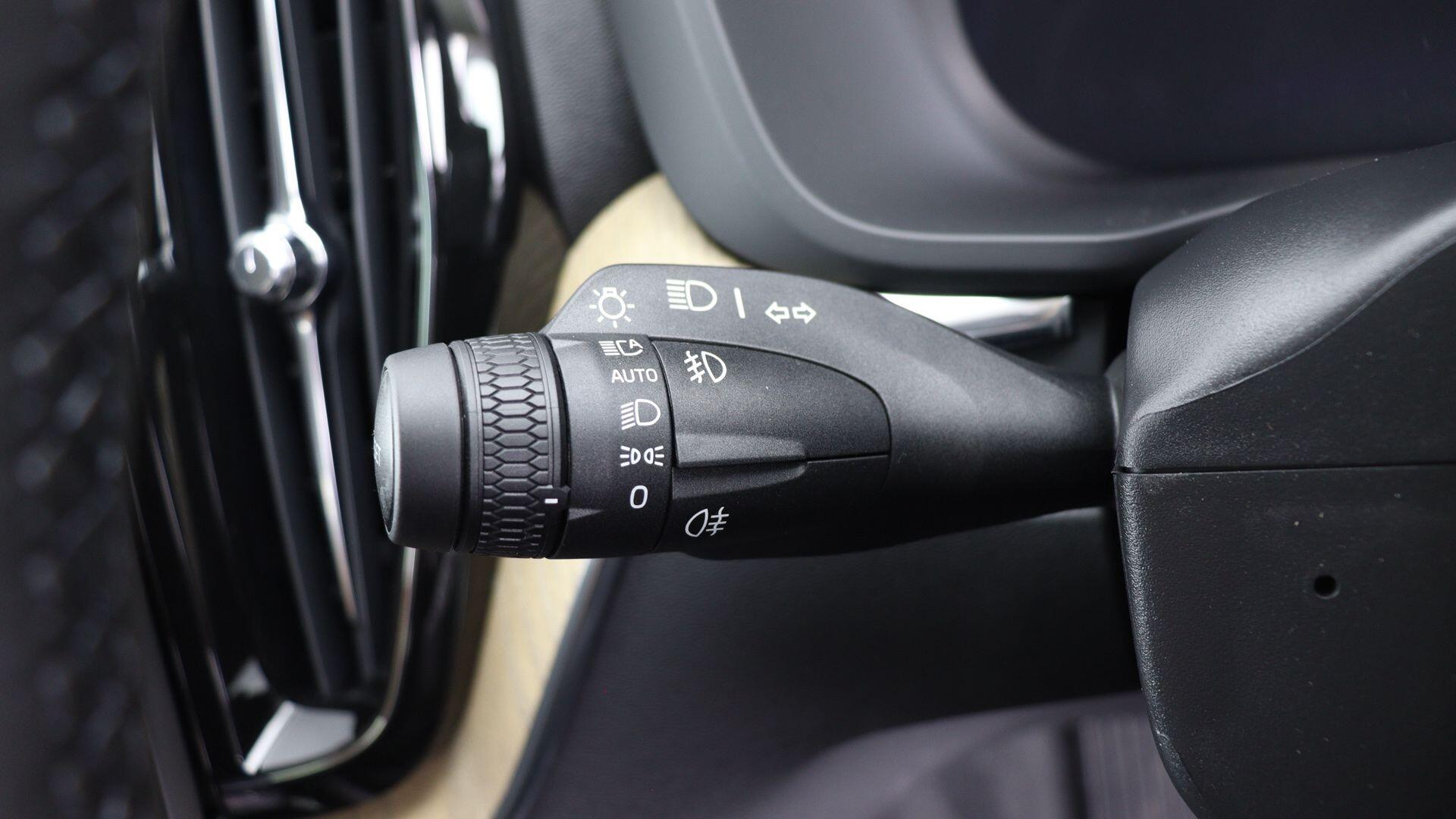 Volvo XC60 view 28