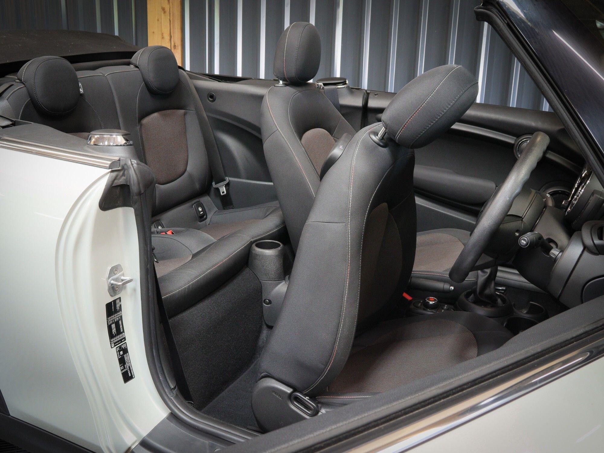 Mini Convertible view 16