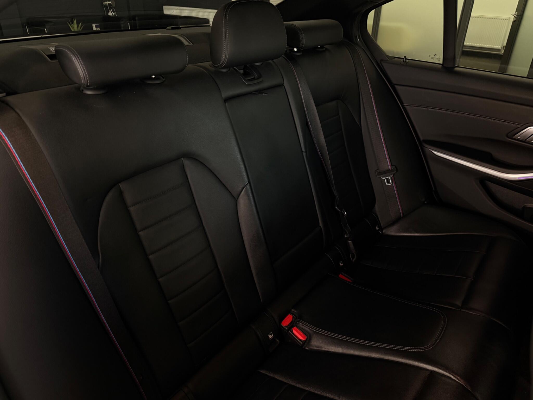 BMW 3 Series view 39