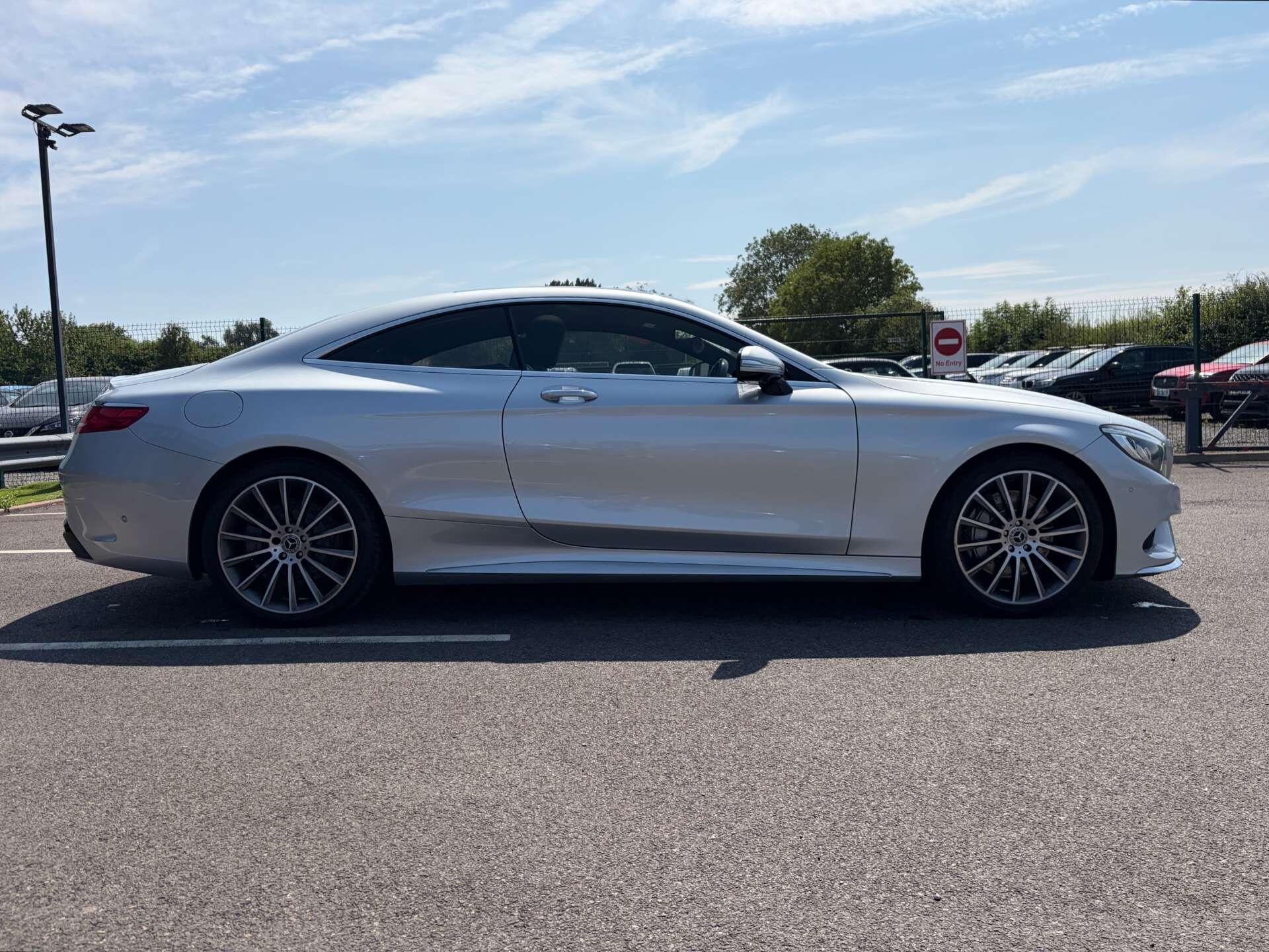 Mercedes-Benz S Class view 9