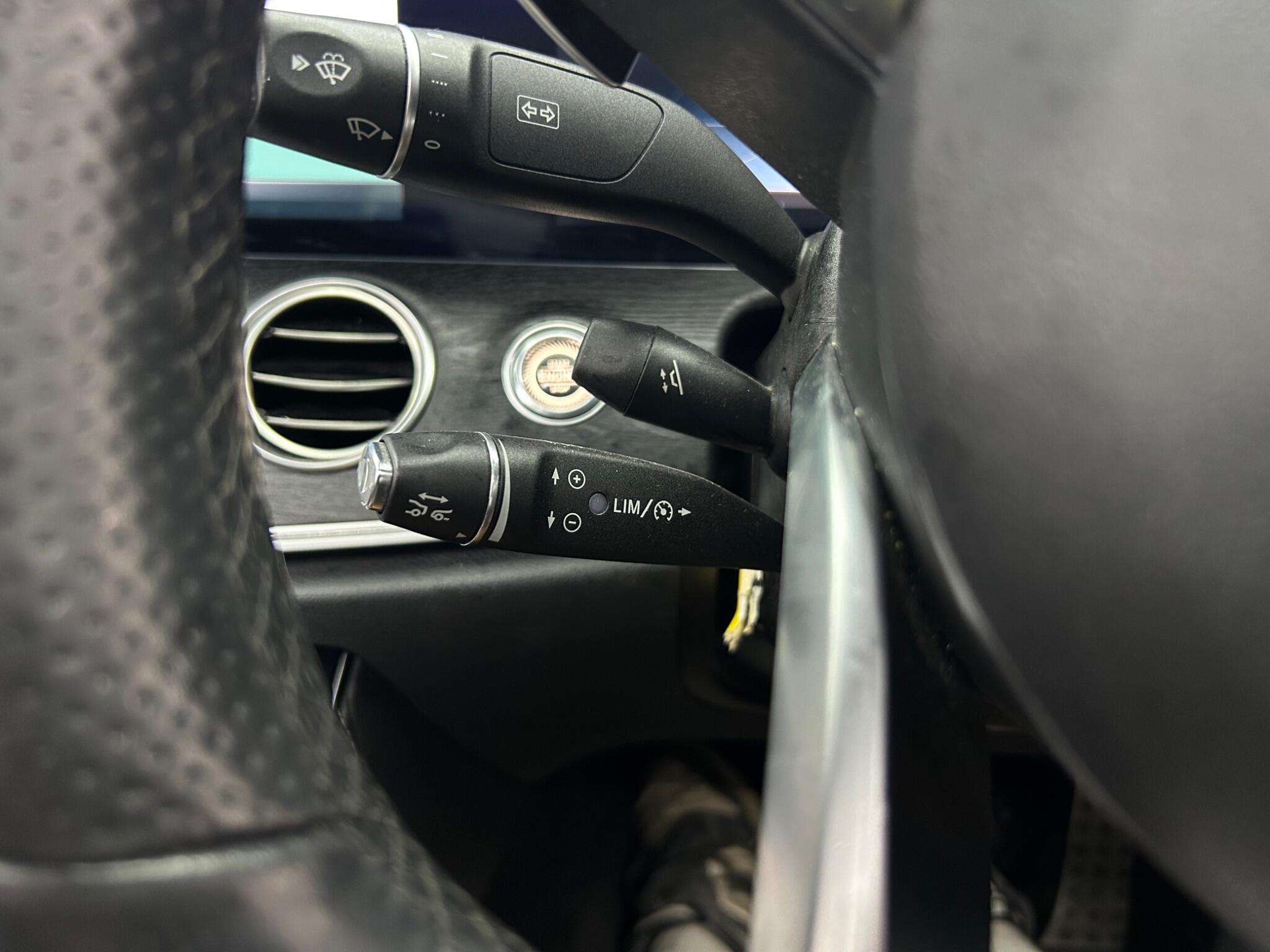 Mercedes-Benz E Class view 23