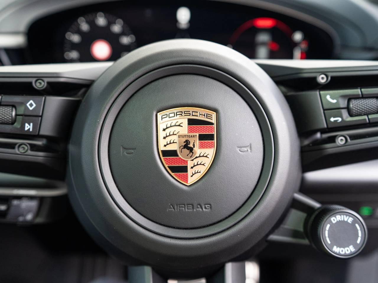 Porsche Macan view 16