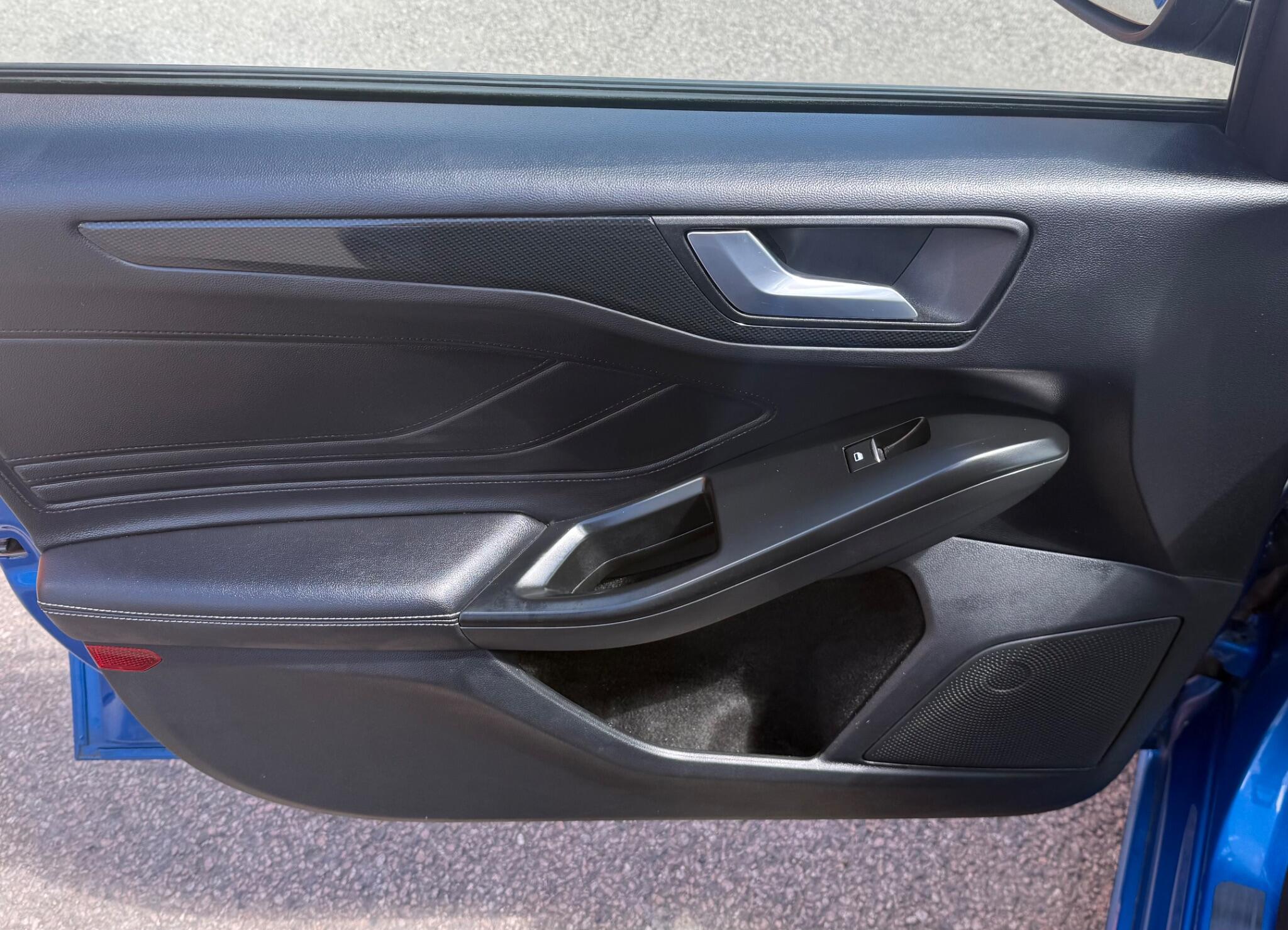 Ford Focus view 13