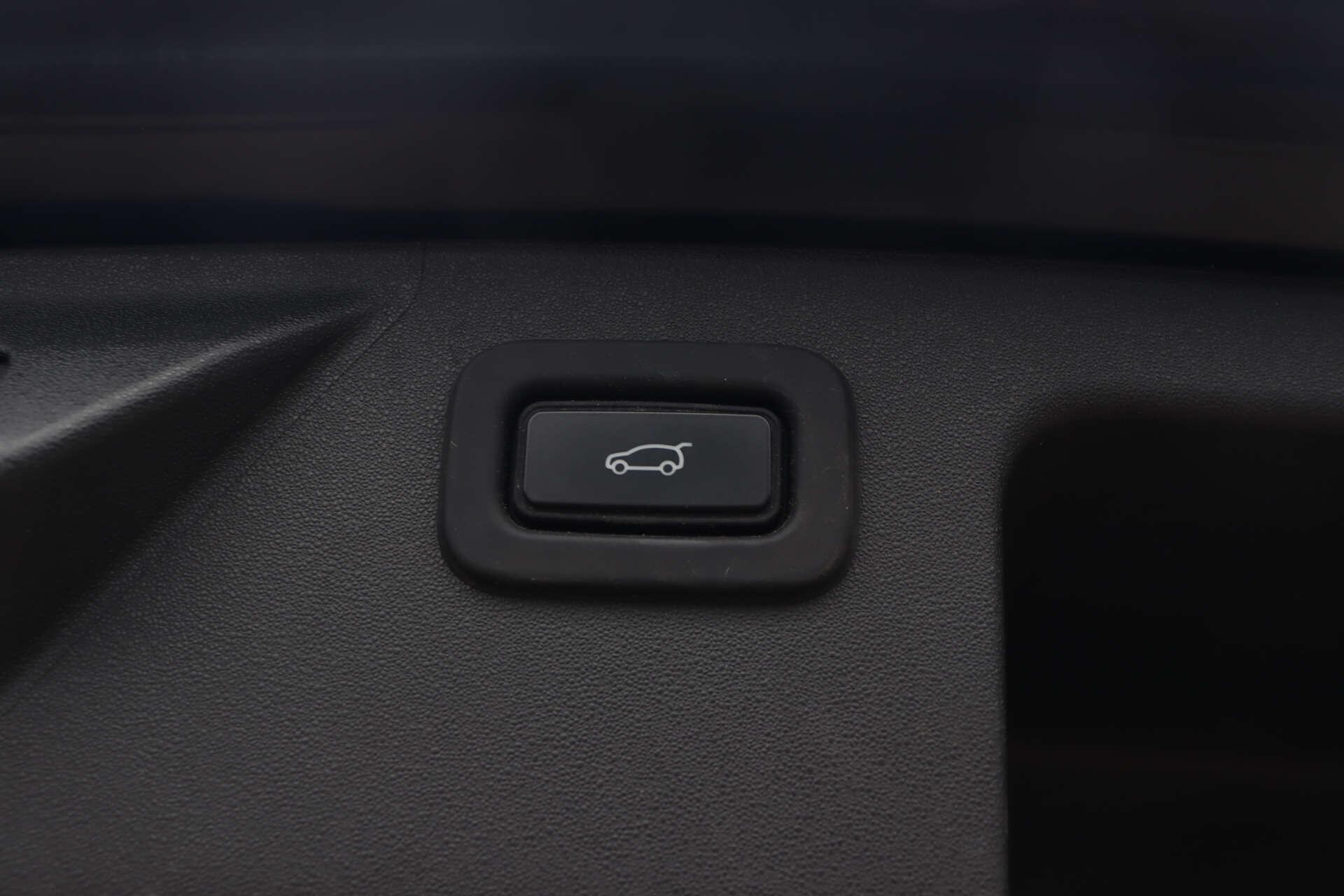 Land Rover Discovery Sport view 39
