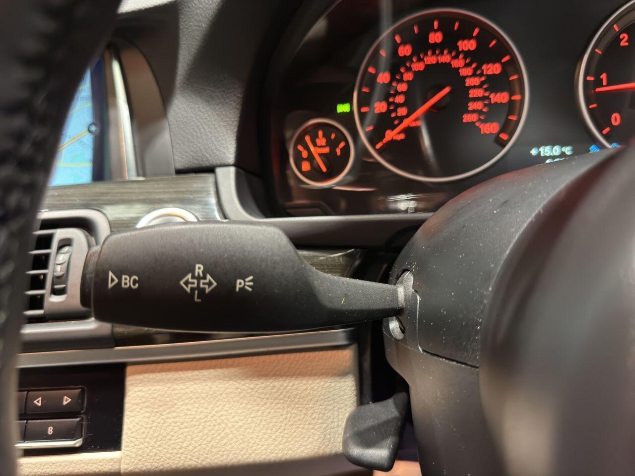 BMW 5 Series view 16