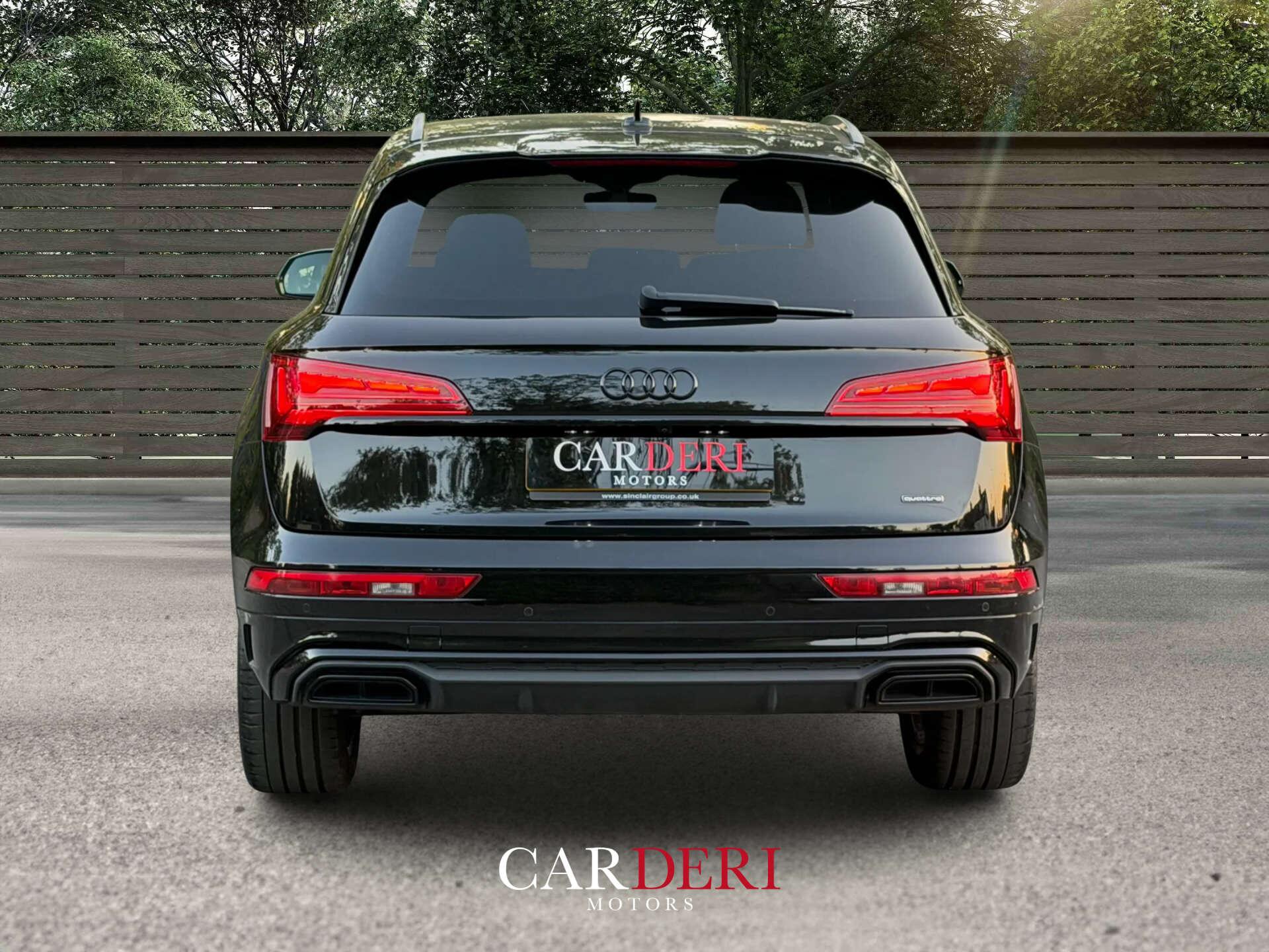Audi Q5 view 18