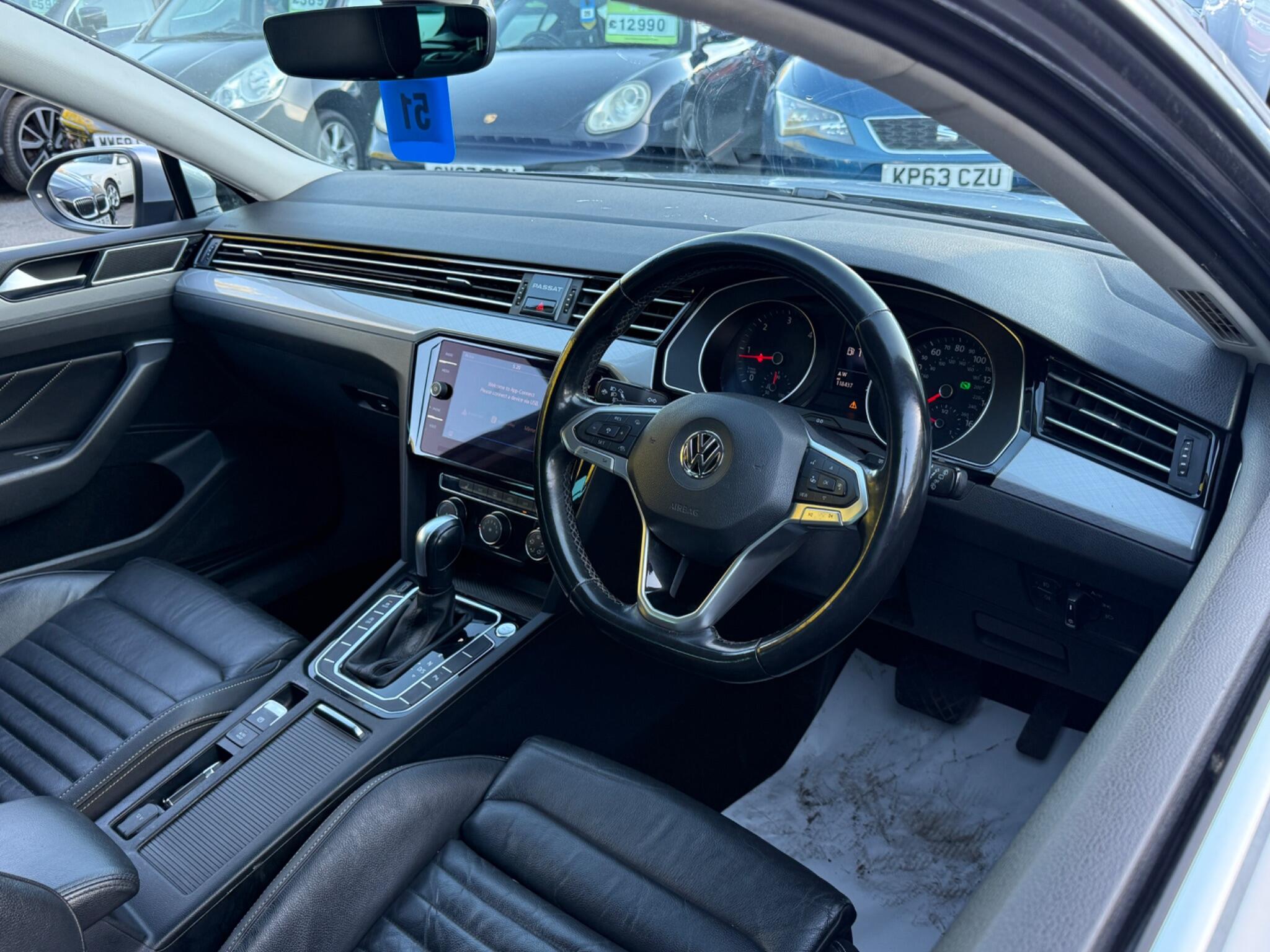Volkswagen Passat - Image 3