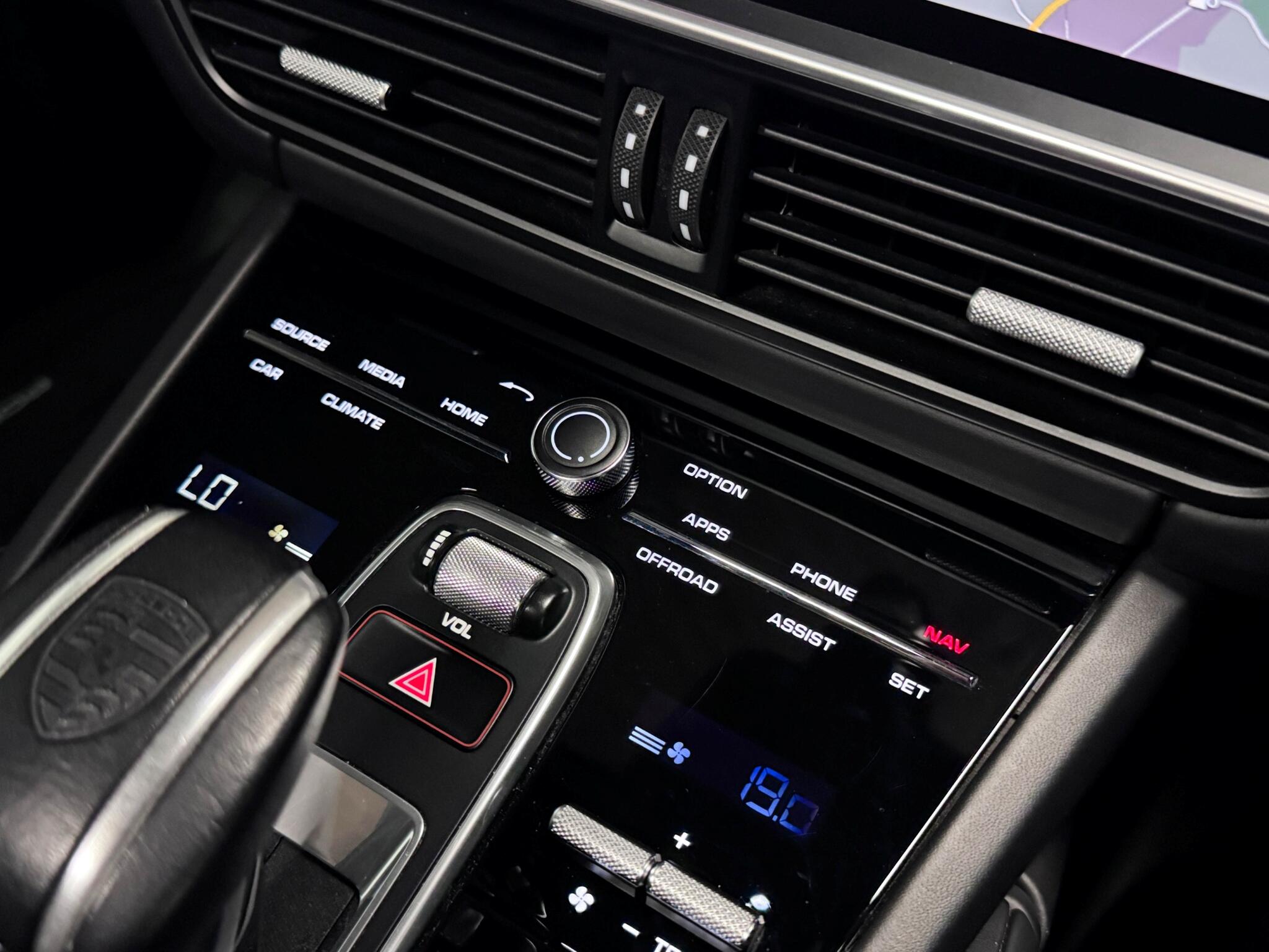 Porsche Cayenne view 54