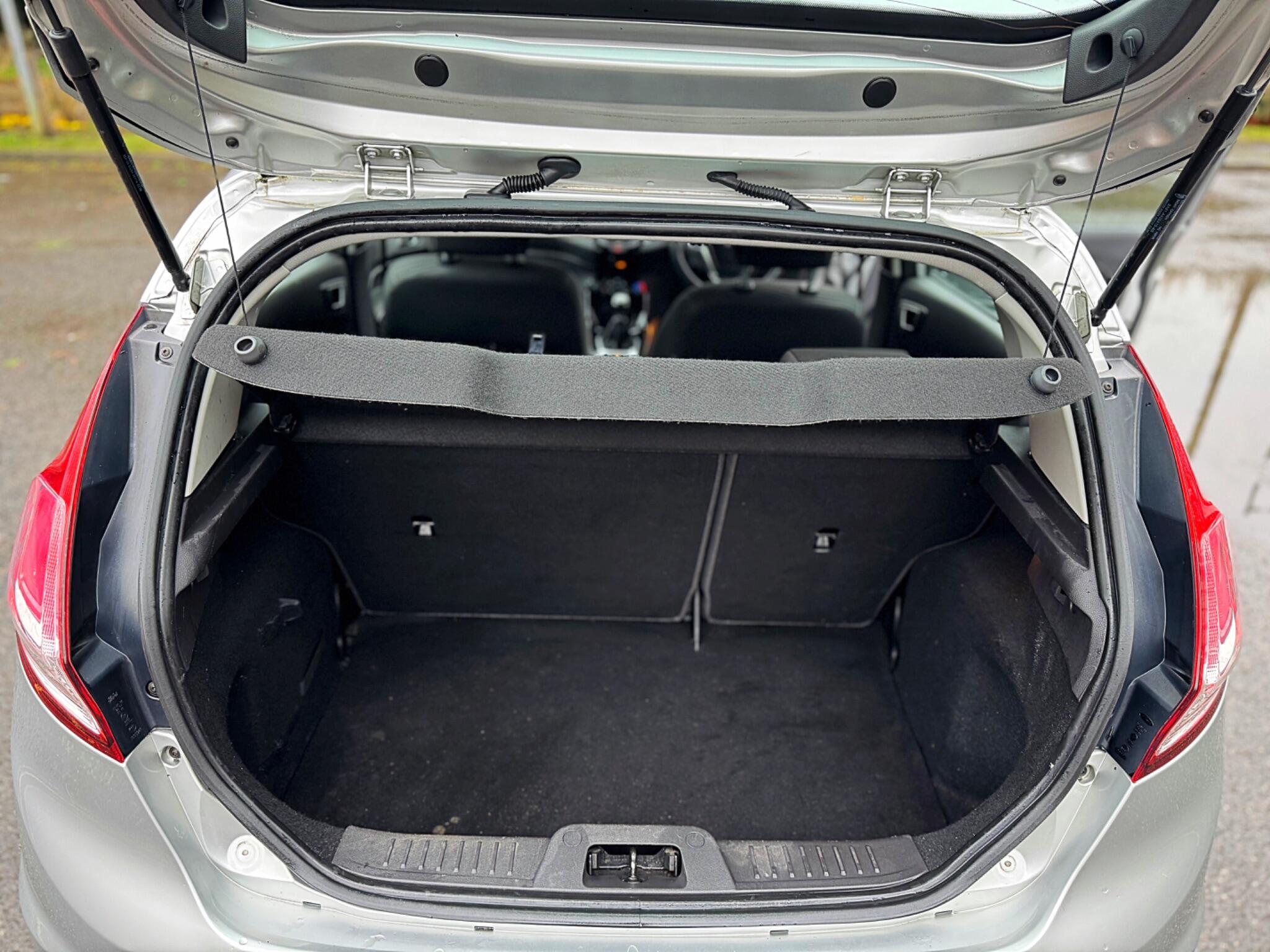 2014 Ford Fiesta 1.5 TDCi Zetec Euro 5 5dr image 41