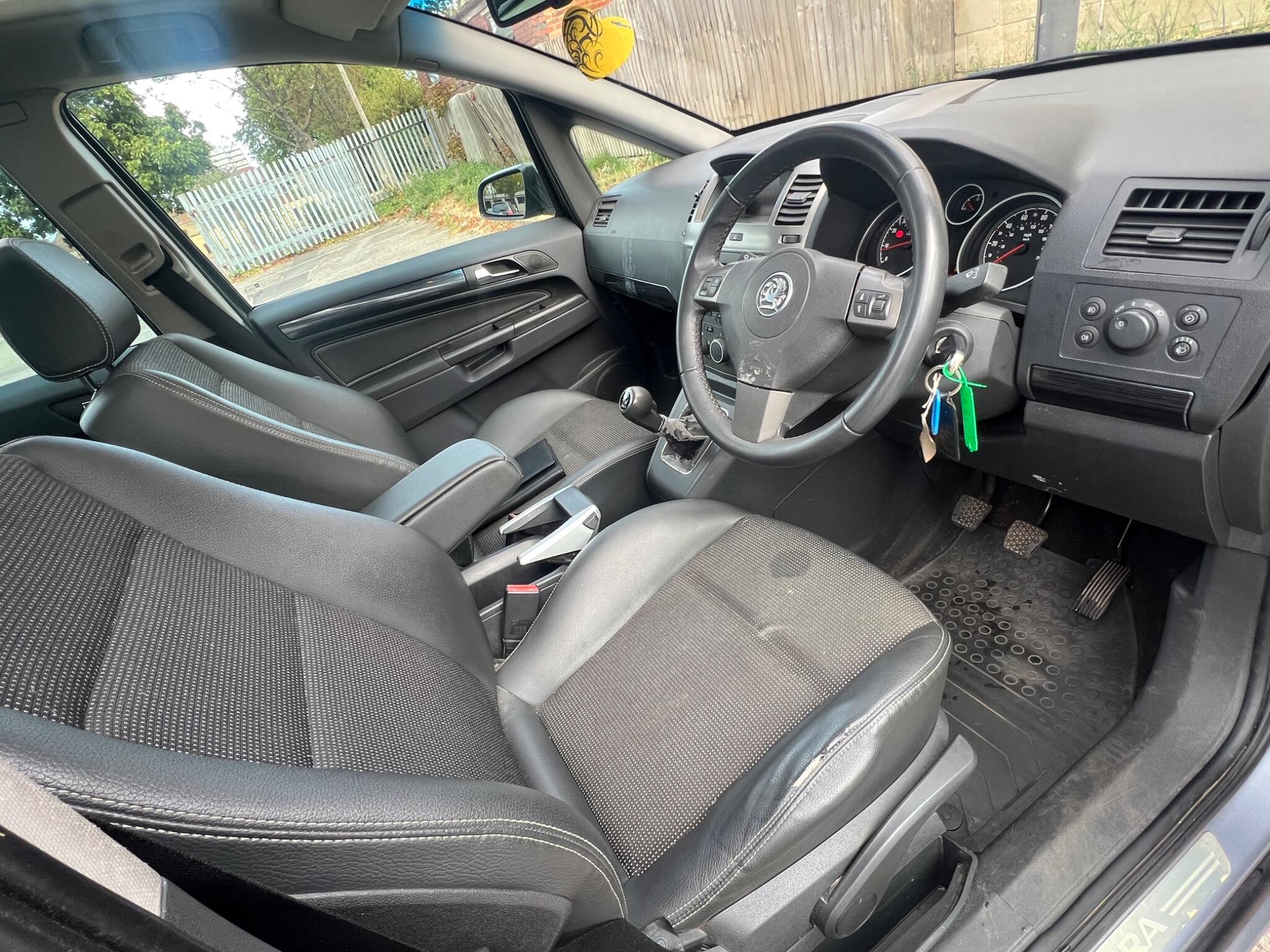 Vauxhall Zafira view 11