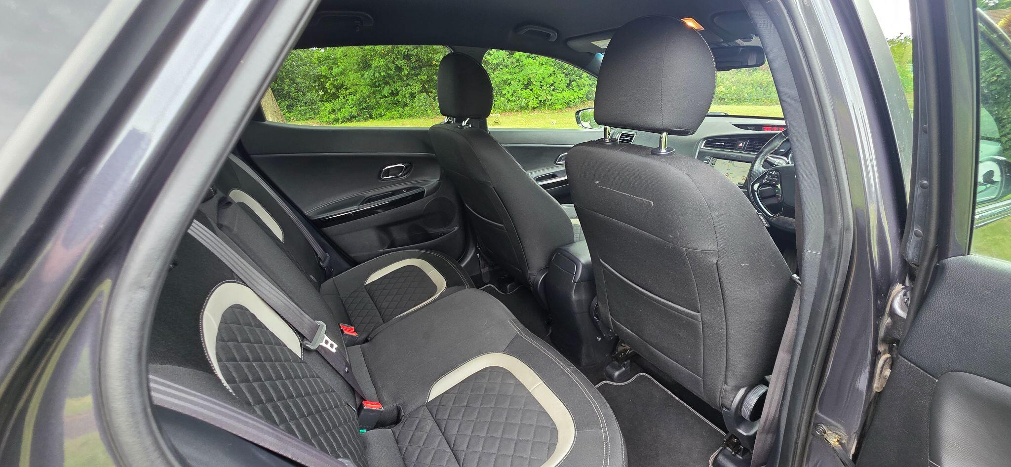 Kia Ceed view 27