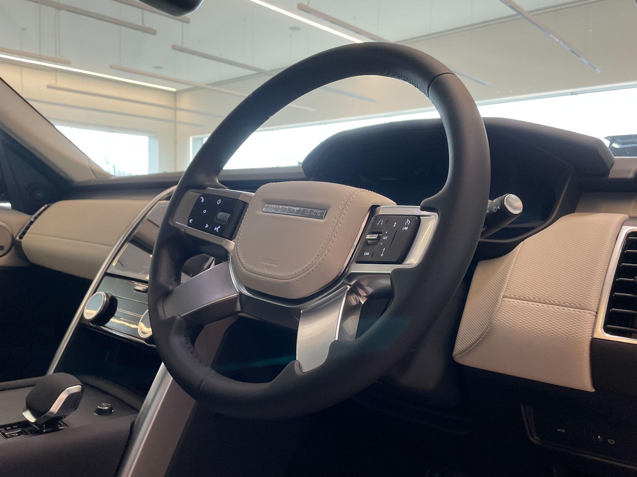 Land Rover Discovery view 43