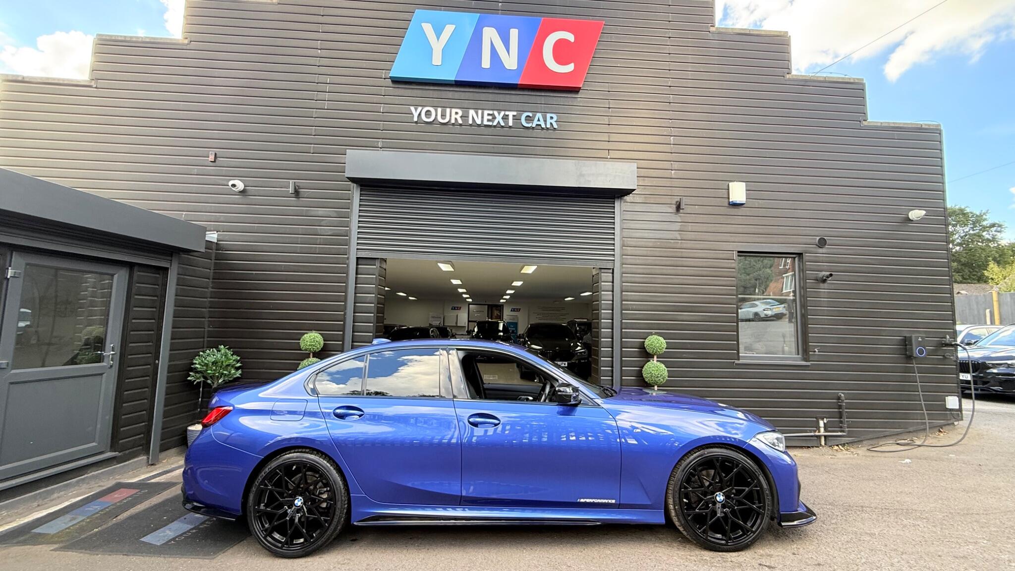 BMW 3 Series view 4