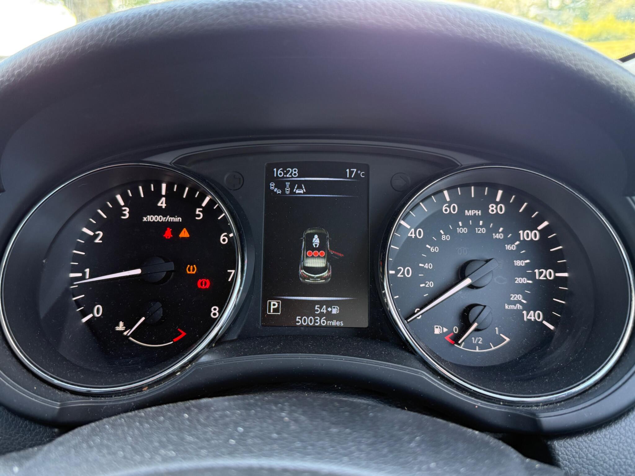 Nissan Pulsar view 15