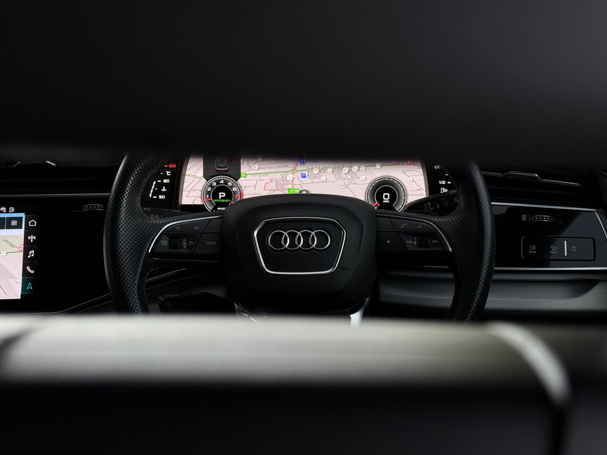 Audi Q8 view 52
