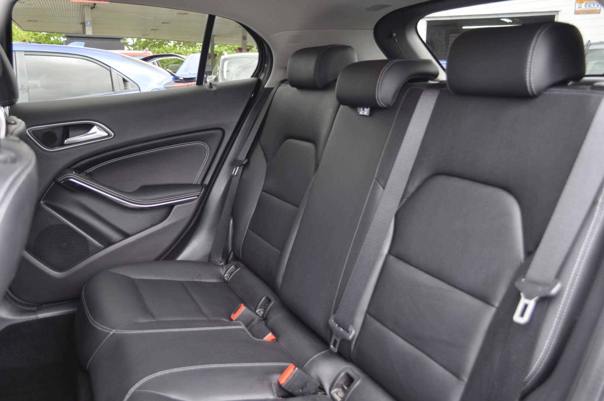 Mercedes-Benz Gla view 12