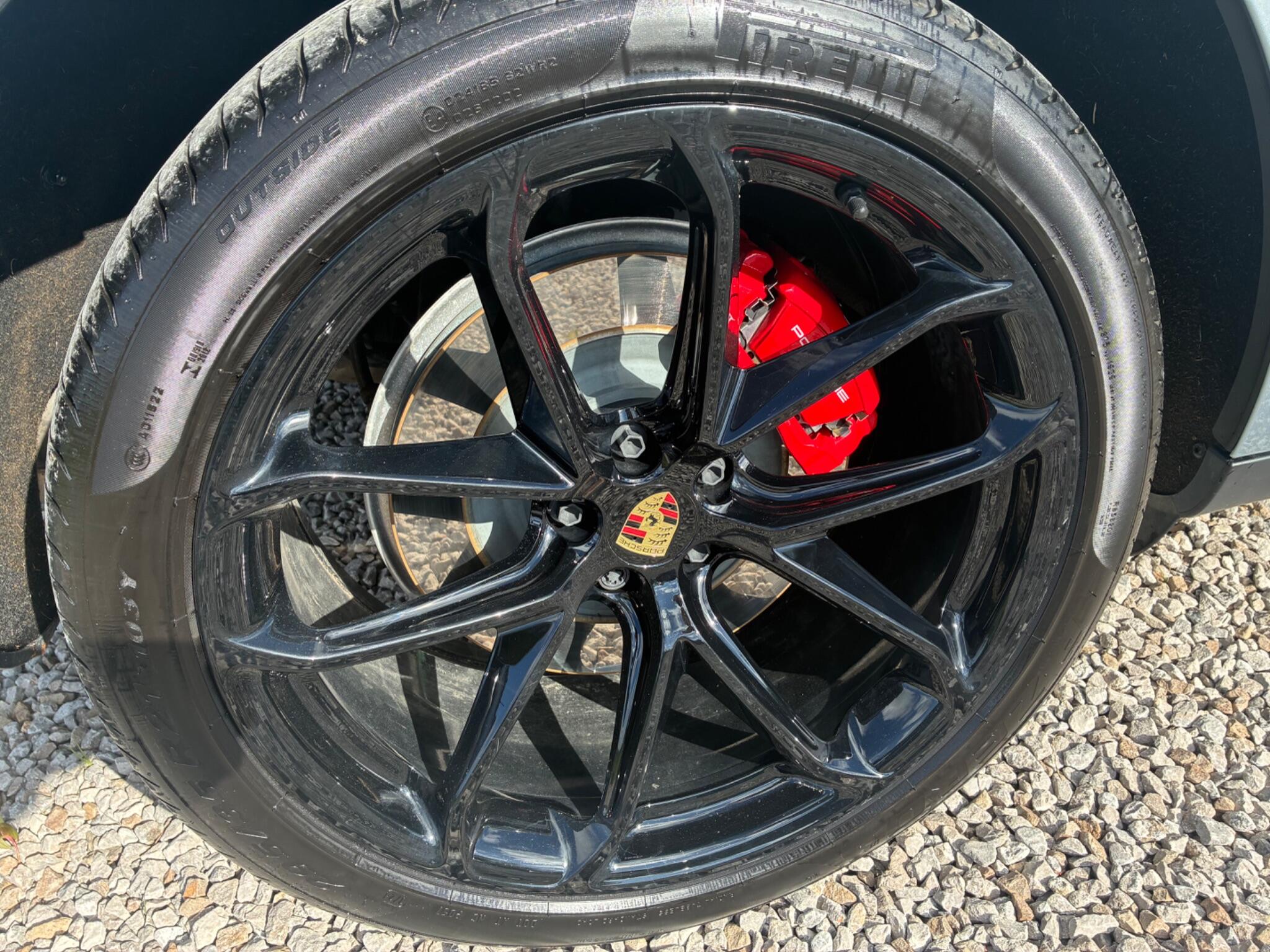 Porsche Macan view 13