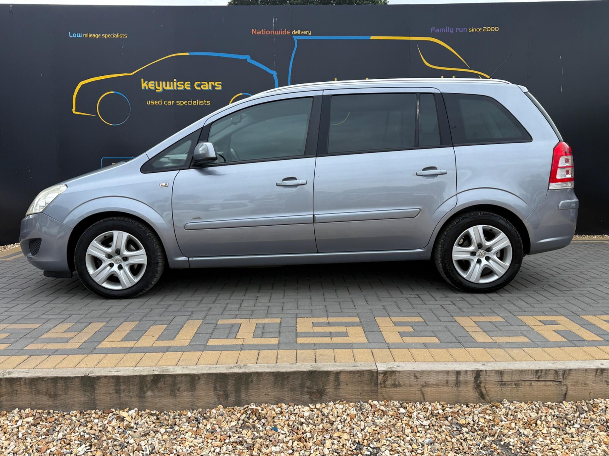 Vauxhall Zafira view 2