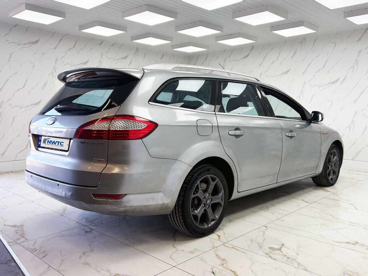 Ford Mondeo view 12