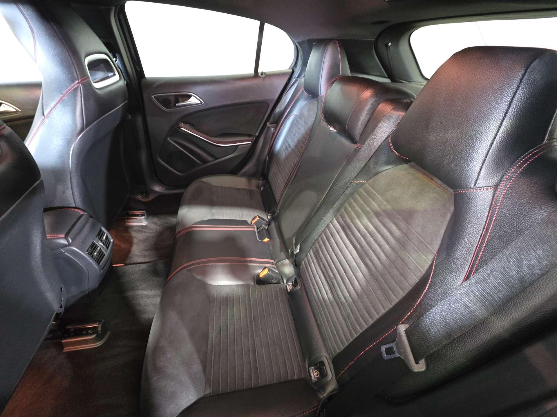 Mercedes-Benz GLA view 53