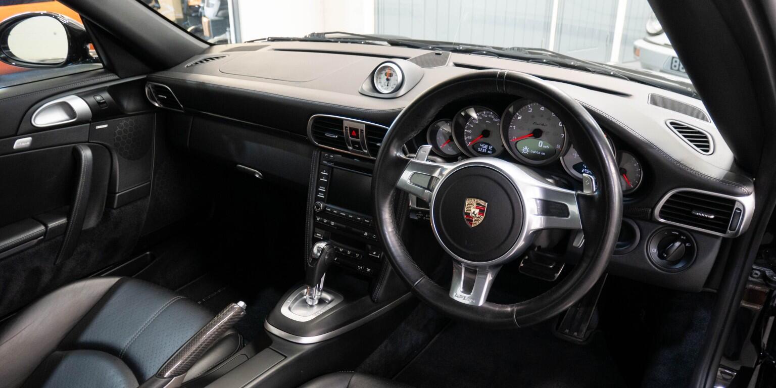 Porsche 911 view 13