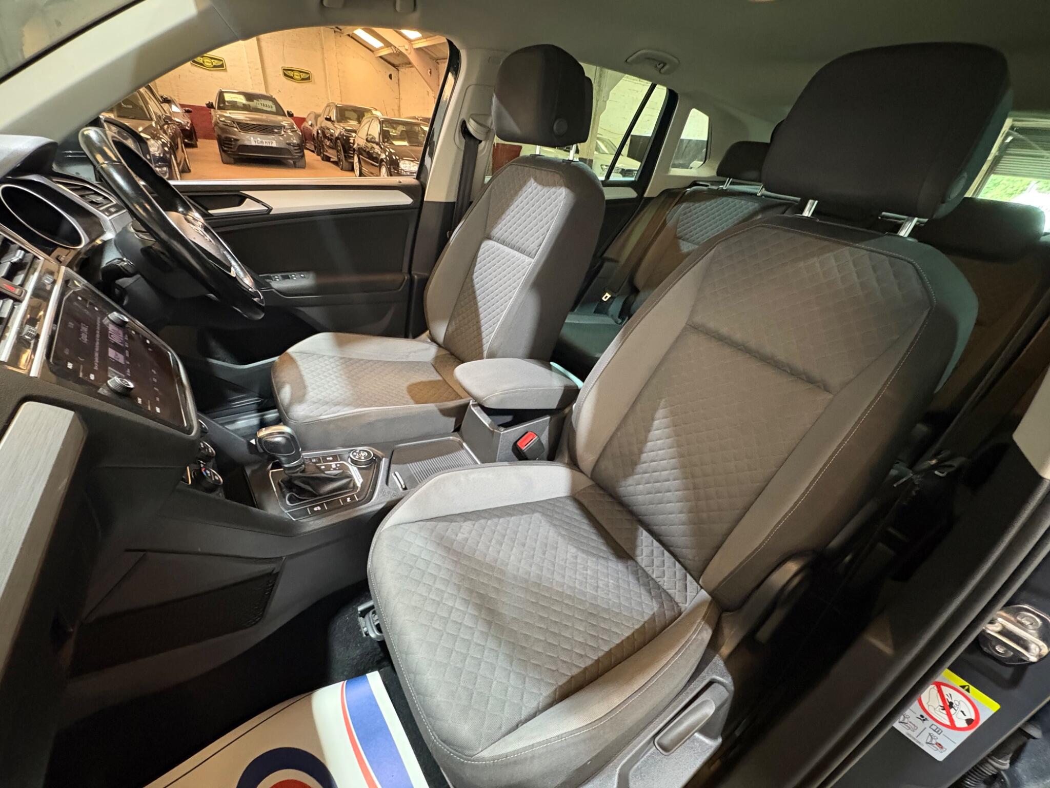 Volkswagen Tiguan view 8