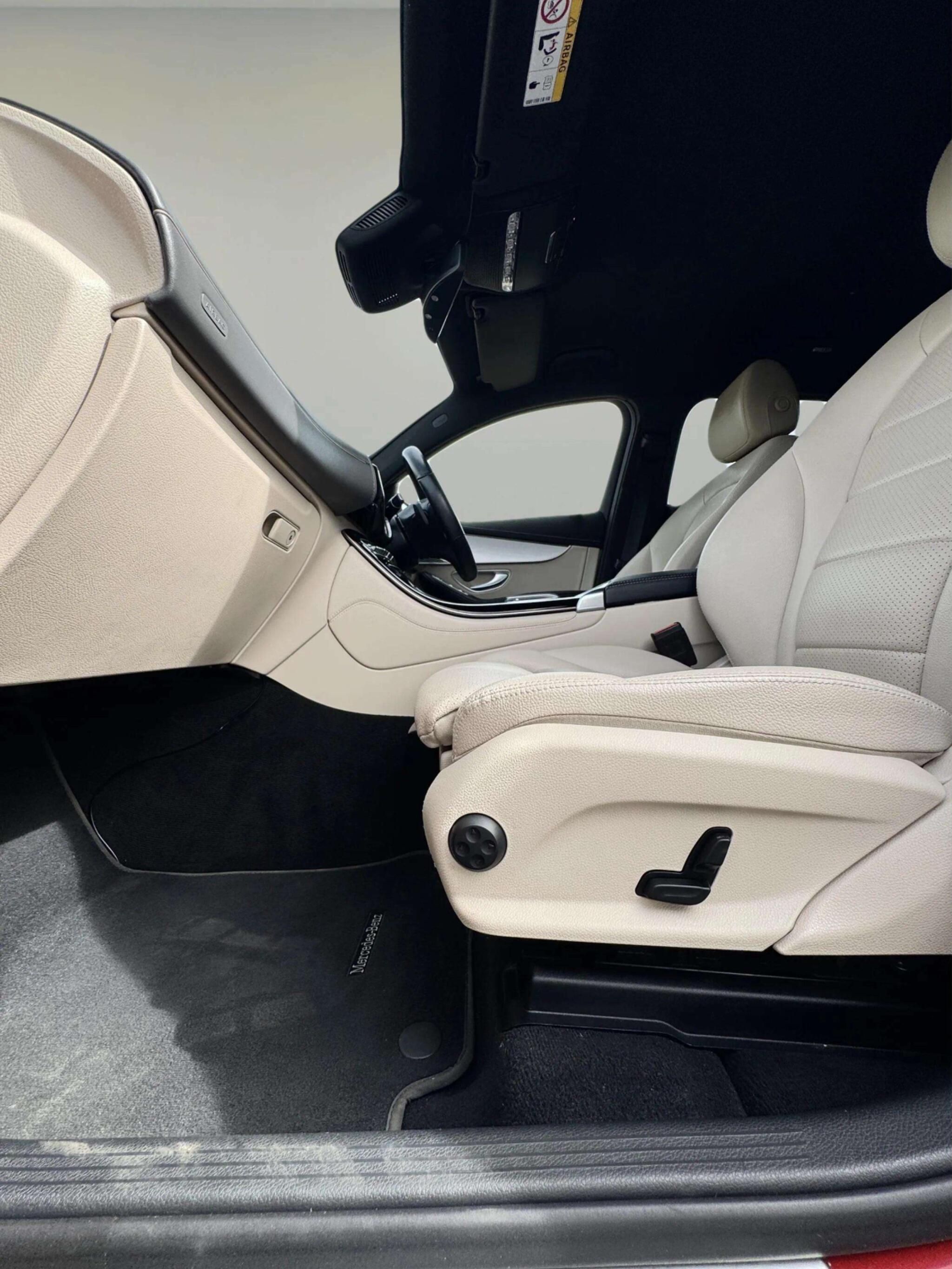Mercedes-Benz EQC view 50