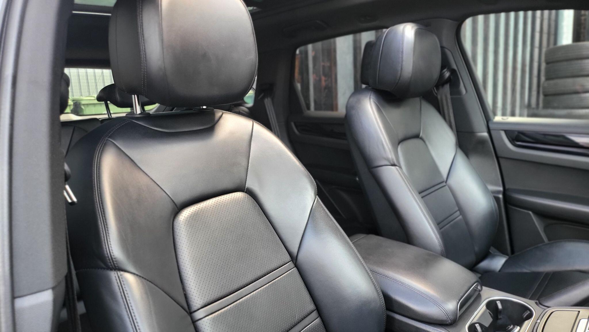 Porsche Cayenne view 19