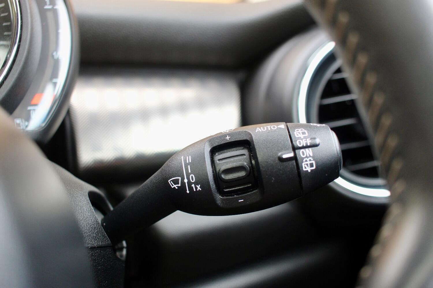 Mini Hatch view 21