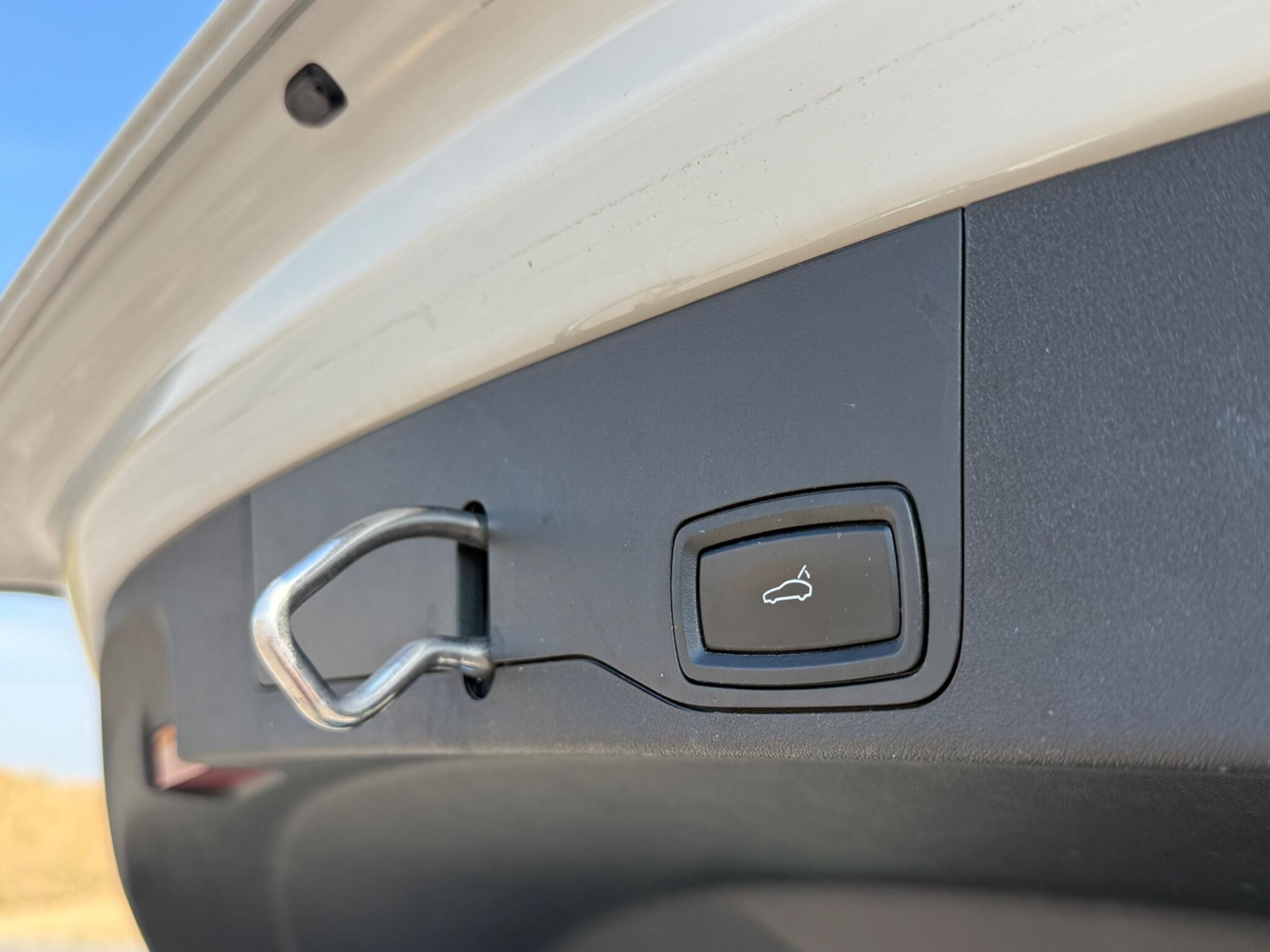 Porsche Taycan view 38