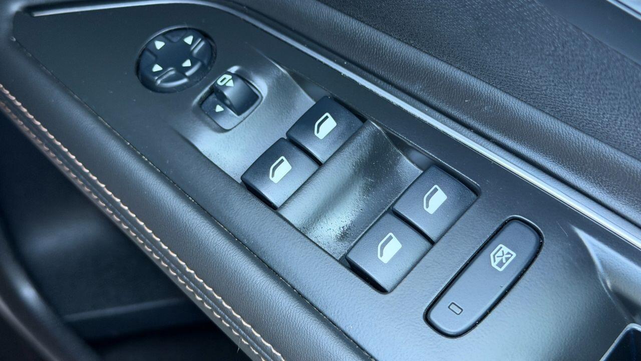 Peugeot 3008 view 34