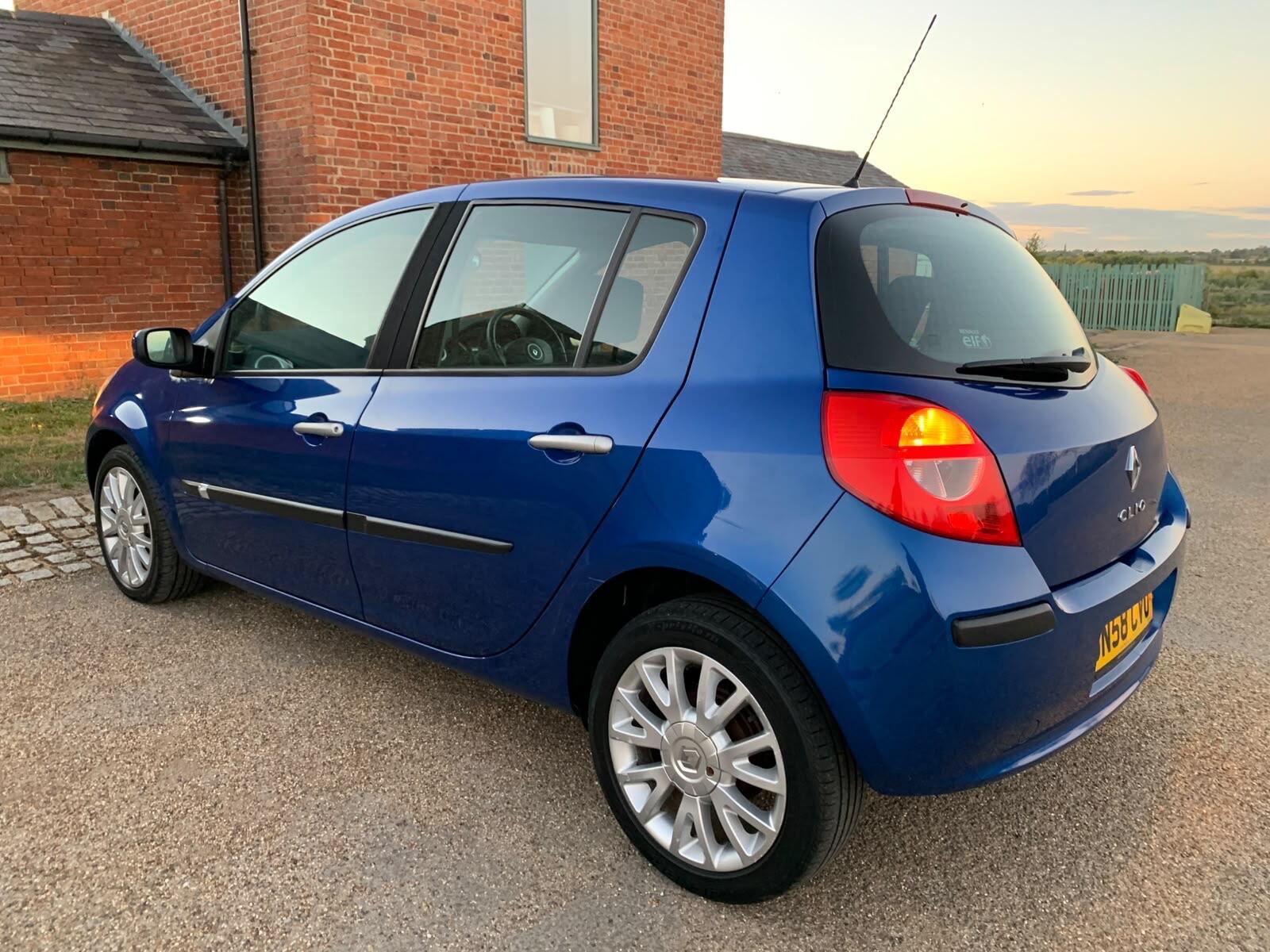 Renault Clio - Image 9