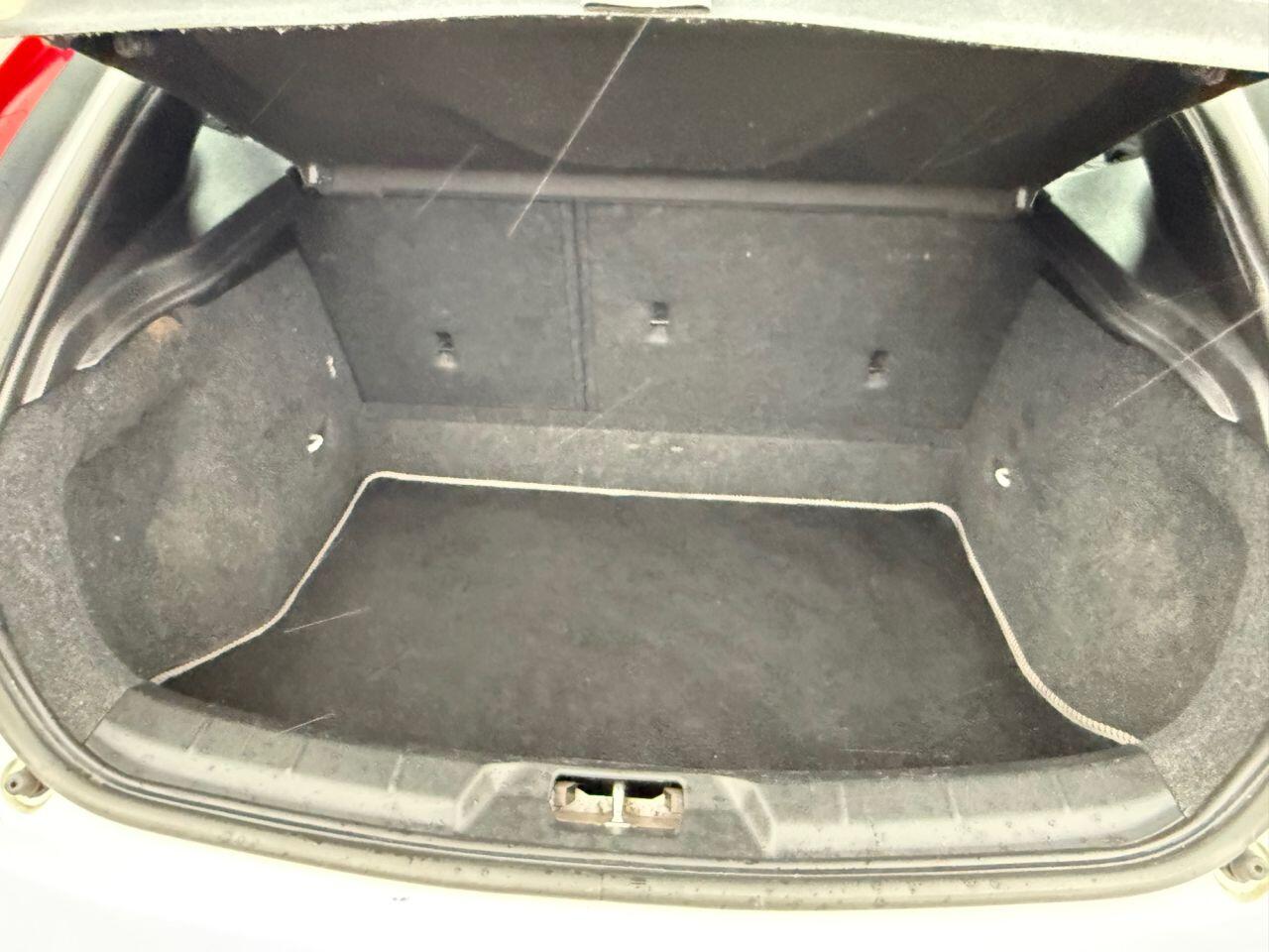 Volvo V40 view 14