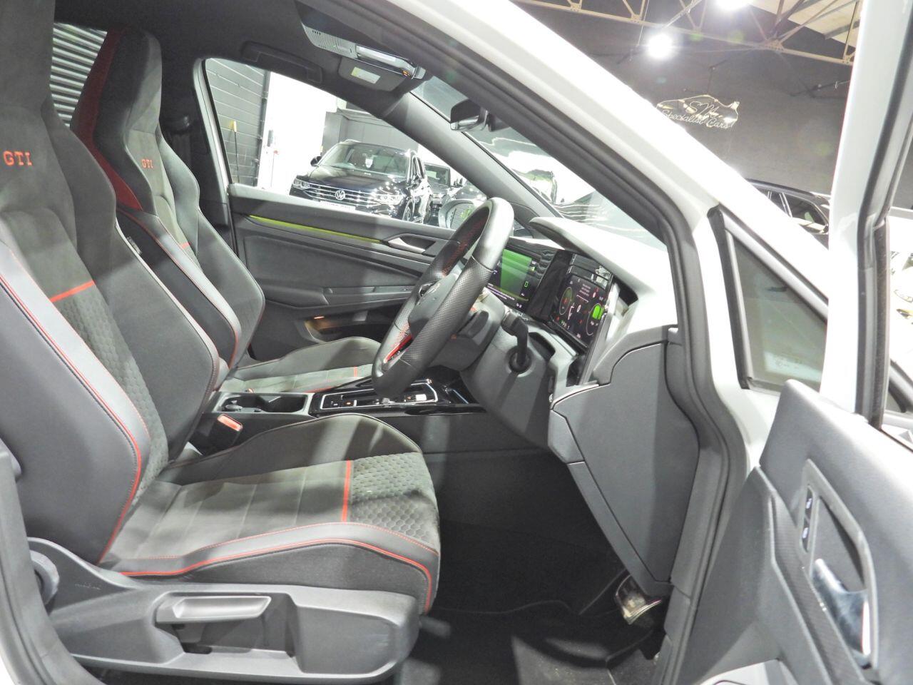 Volkswagen Golf view 19