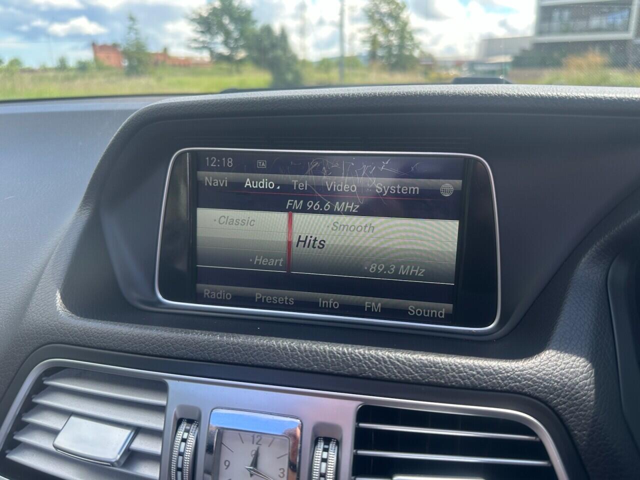 Mercedes-Benz E-Class view 36