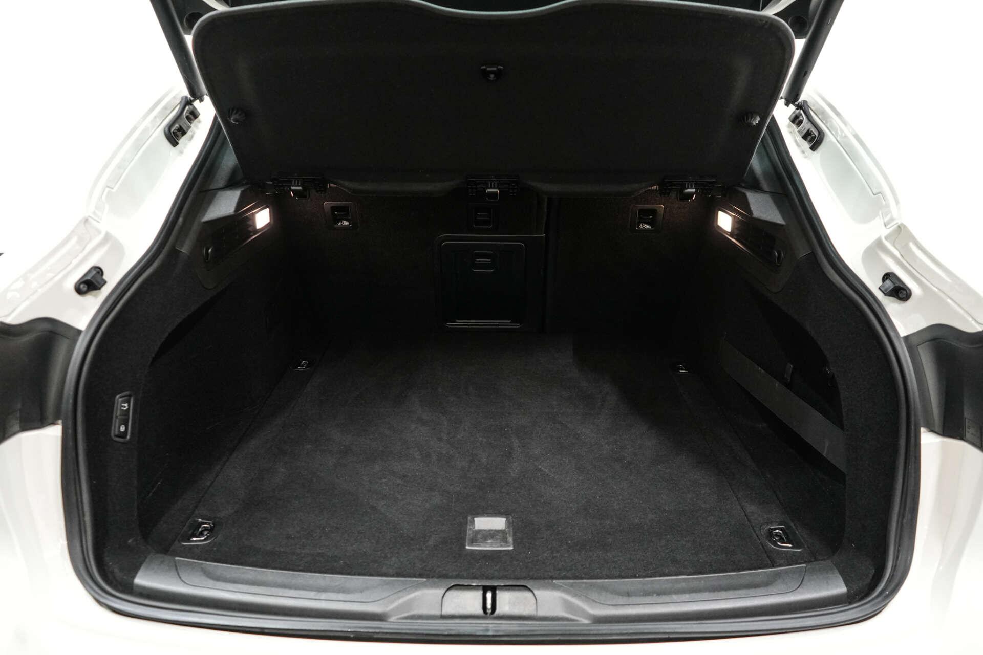 Maserati Levante view 11