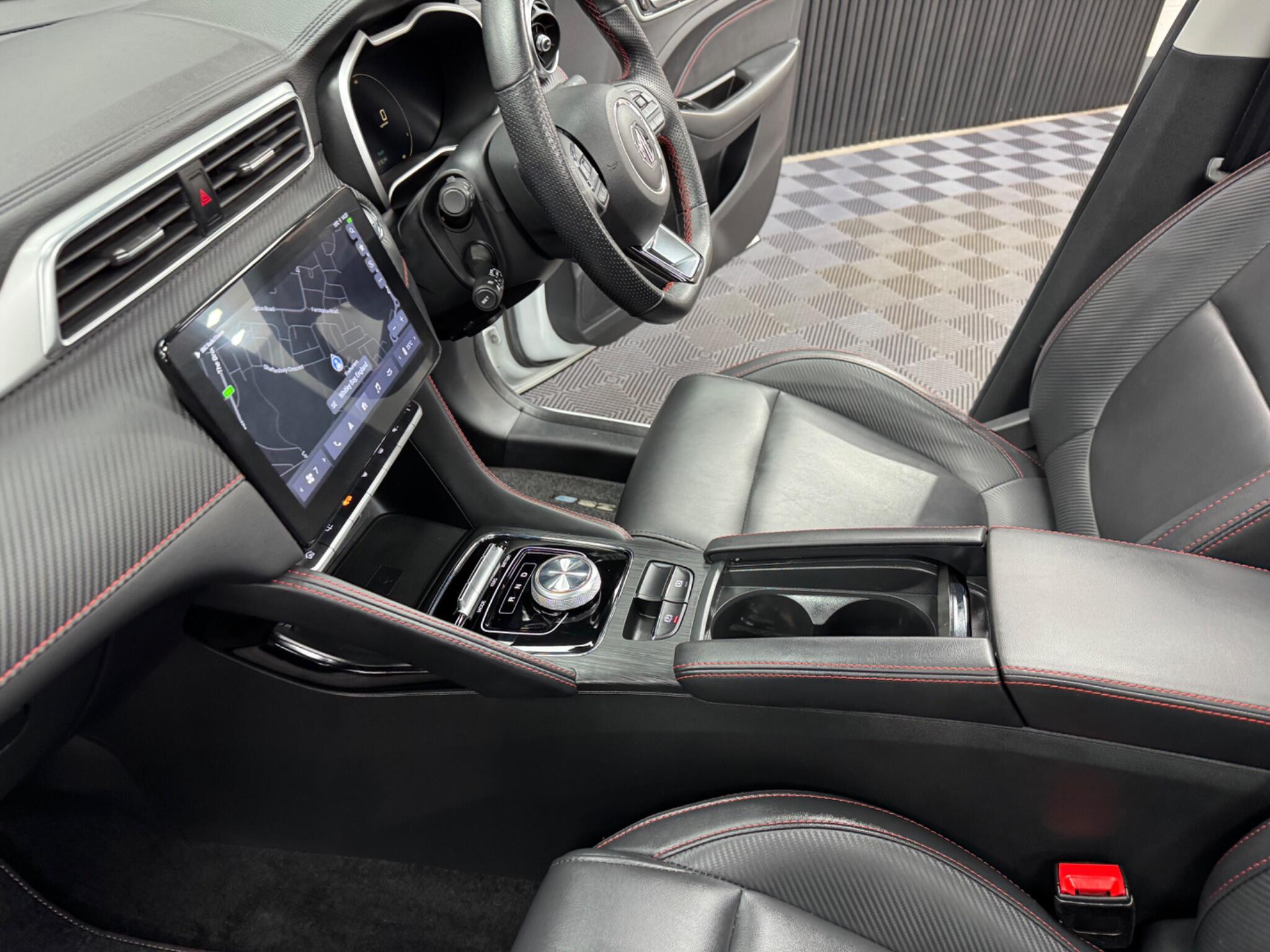MG ZS view 50