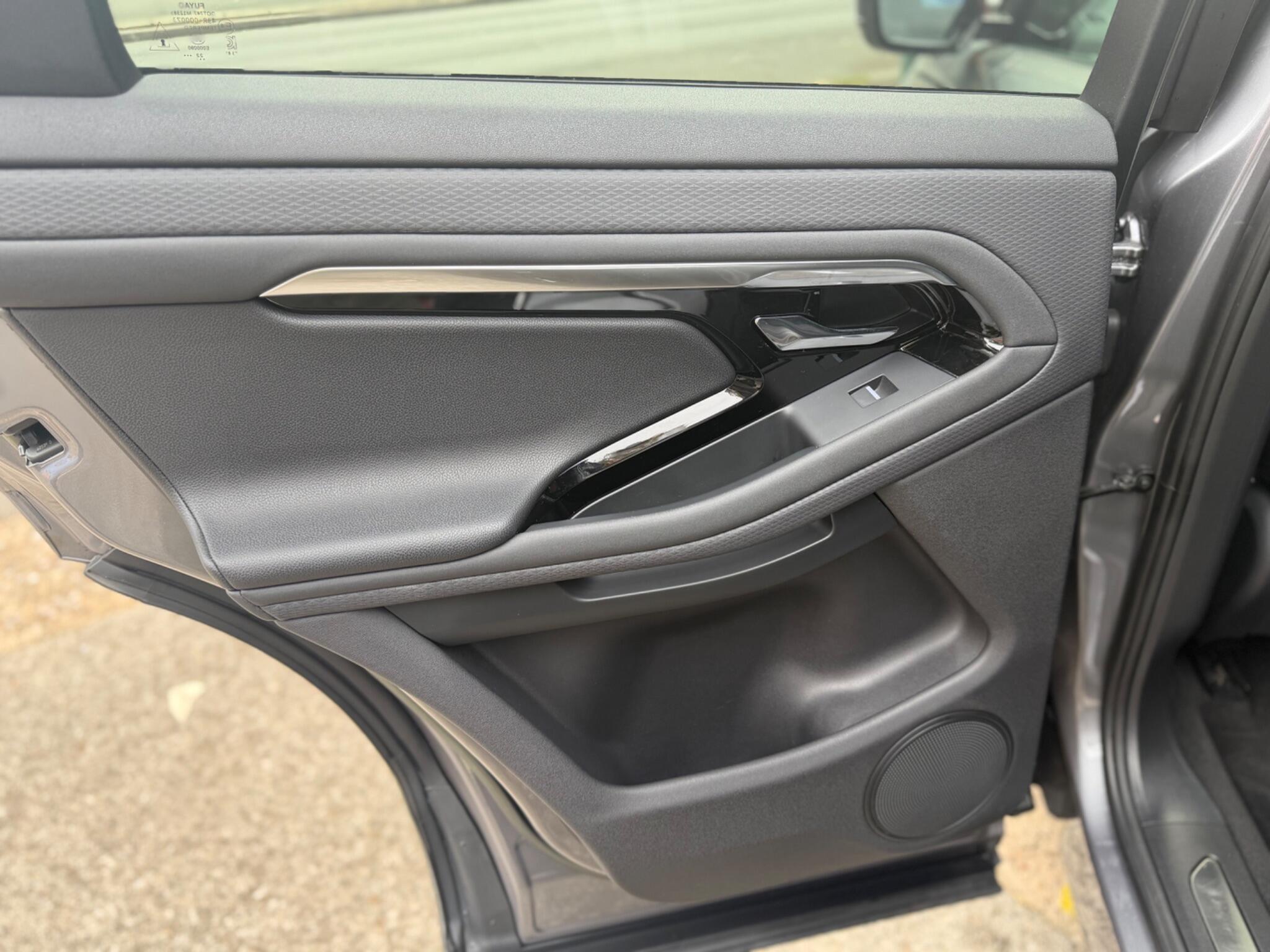 Land Rover Range Rover Evoque view 36